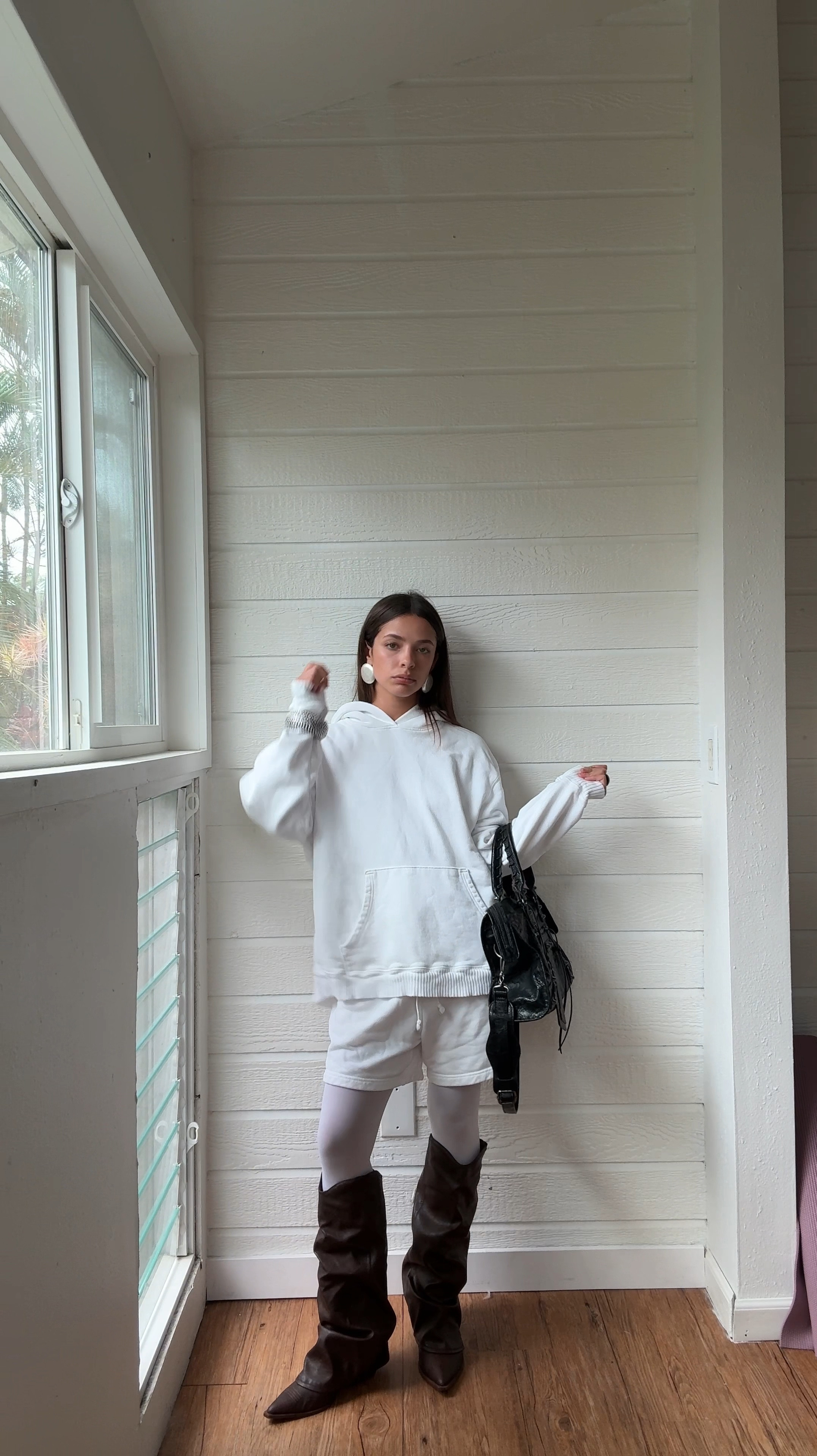 code BAILEY10 for 10% off this set <3

#ootd#elwood#elwoodclothing#windsor#citybag#susmies#susmiescollection#discountcode#matchingset#whiteset#outfitinspo