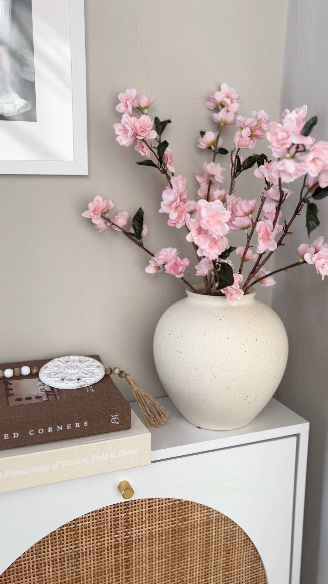 The prettiest long stem spring florals for under $5 🌸✨
I’m obsessed with these! They look so luxe for the price! If you have an Aldi nearby, run!!! These are definitely going to sell out fast 🤍

Comment “Spring” & I’ll send you some really good dupes straight to your inbox 🫶🏻












.
.
.
.
.
.
#springdecor #springflorals #springvibes #springdecorating #springflowers 








#LTKSeasonal #LTKSaleAlert #LTKHome