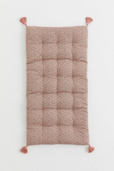 Rectangular tasselled cushion | H&M (UK, MY, IN, SG, PH, TW, HK)