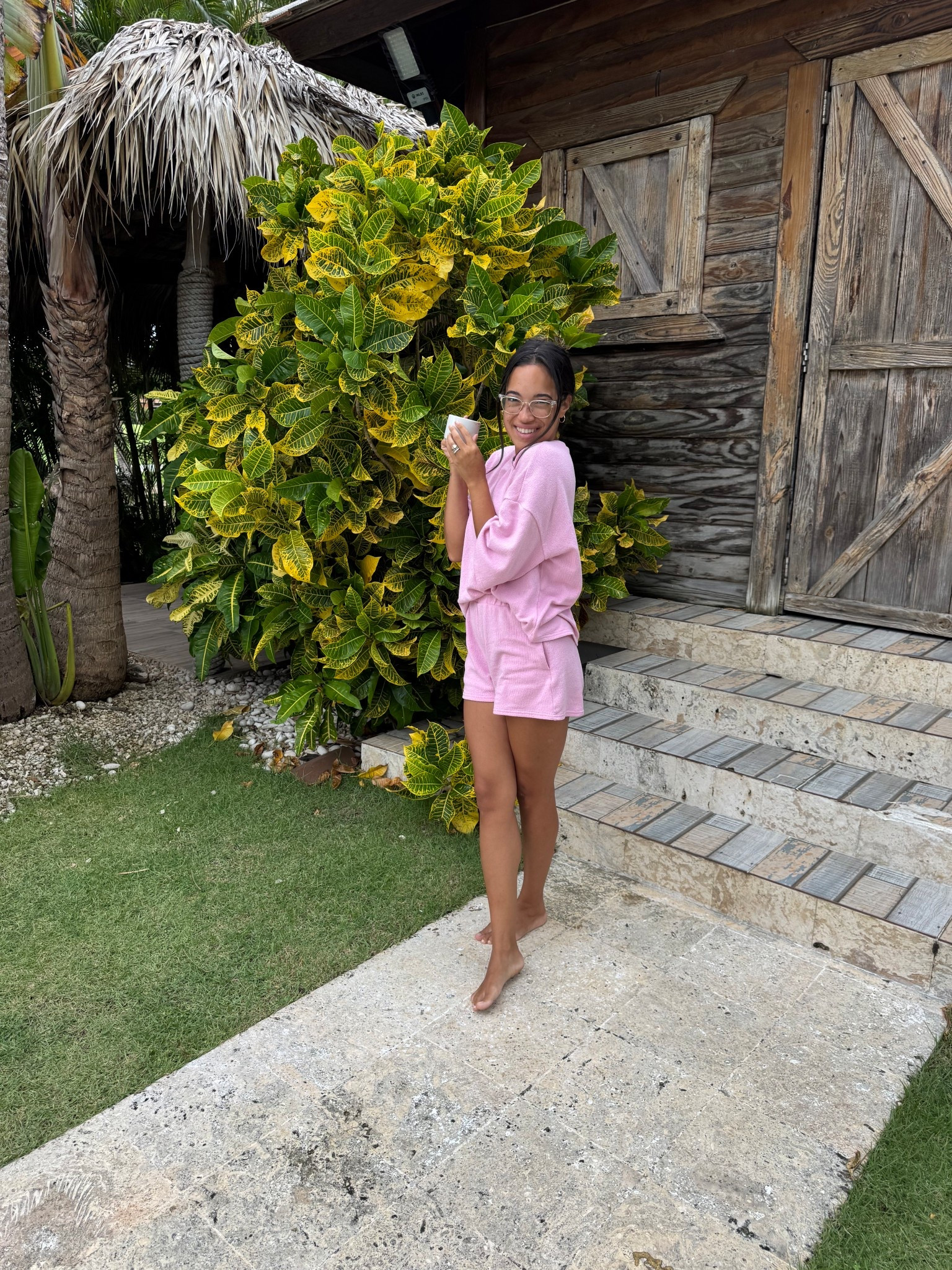 Comfy pajamas! Wearing size small! 