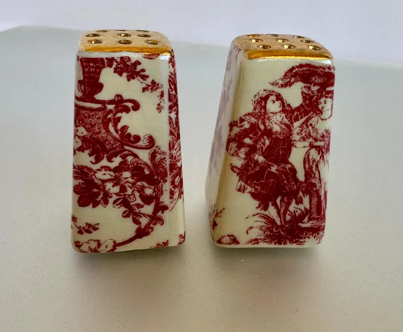 Vintage Pair of Small Redware Porcelain Salt and Pepper Shakers - Etsy | Etsy (US)