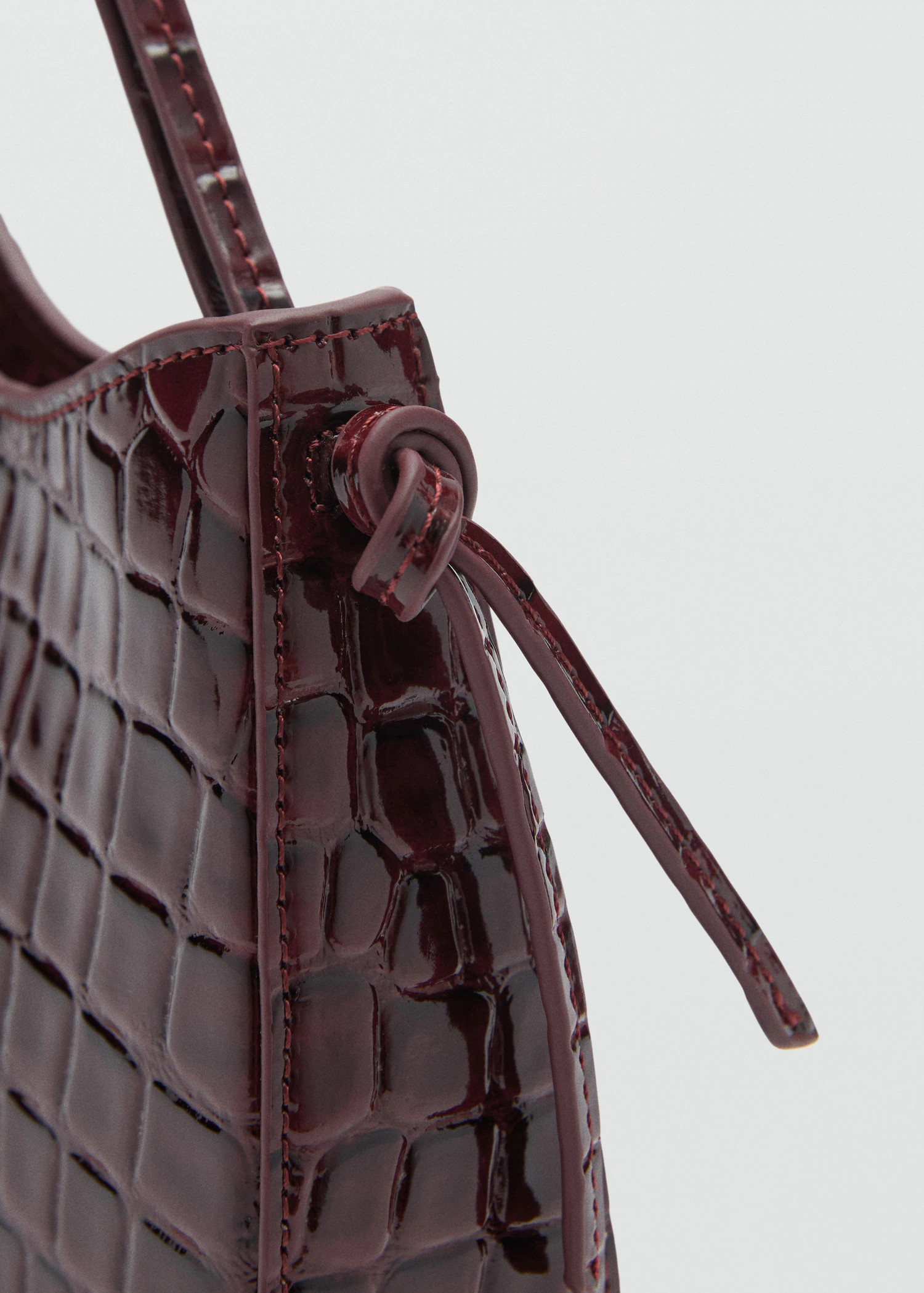 Patent leather-effect crocodile bag - Women | MANGO USA | Mango (US/MX/AU)