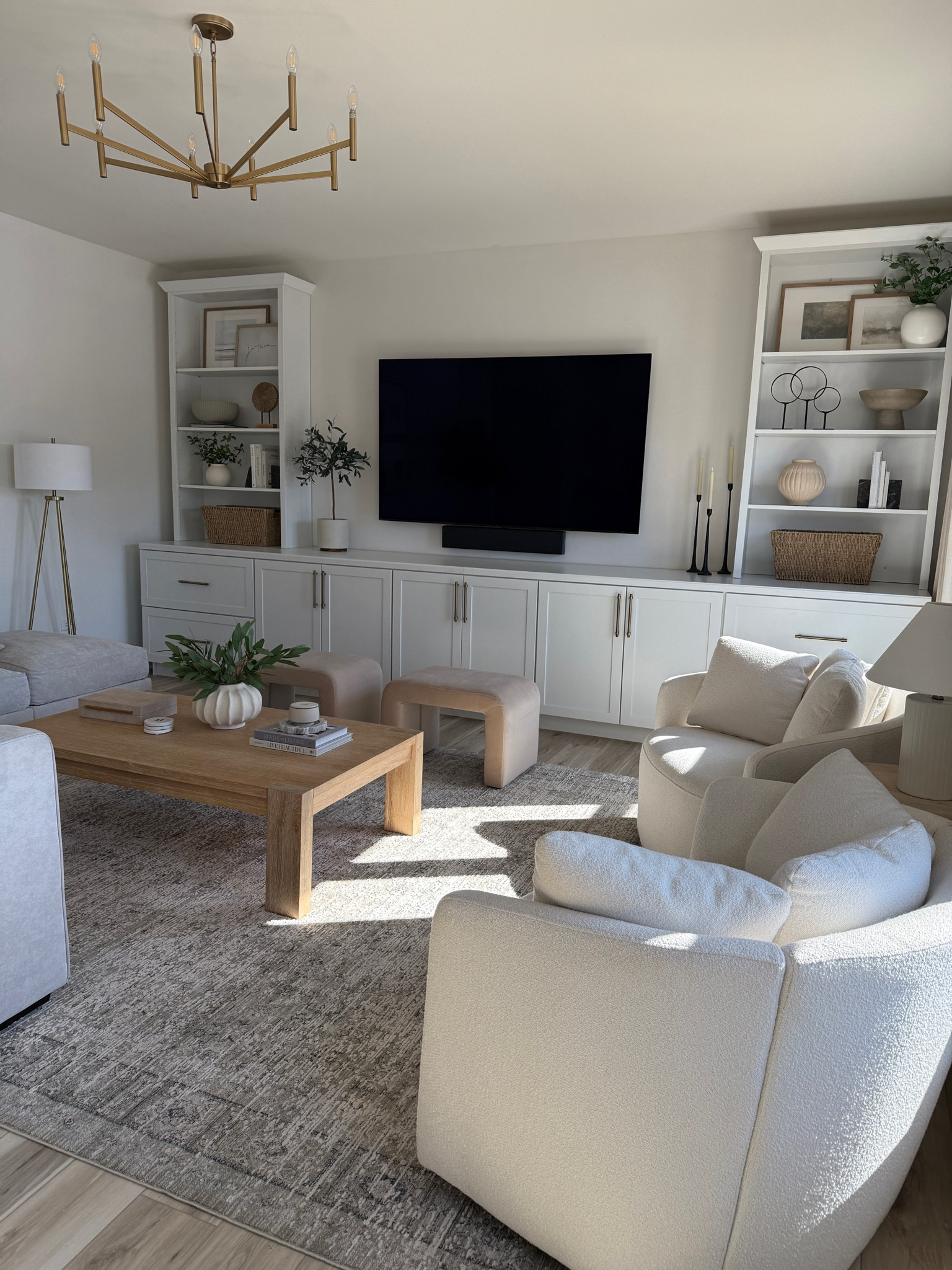 Family room decor! My built in shelves are custom but I linked some similar options 


#LTKHome