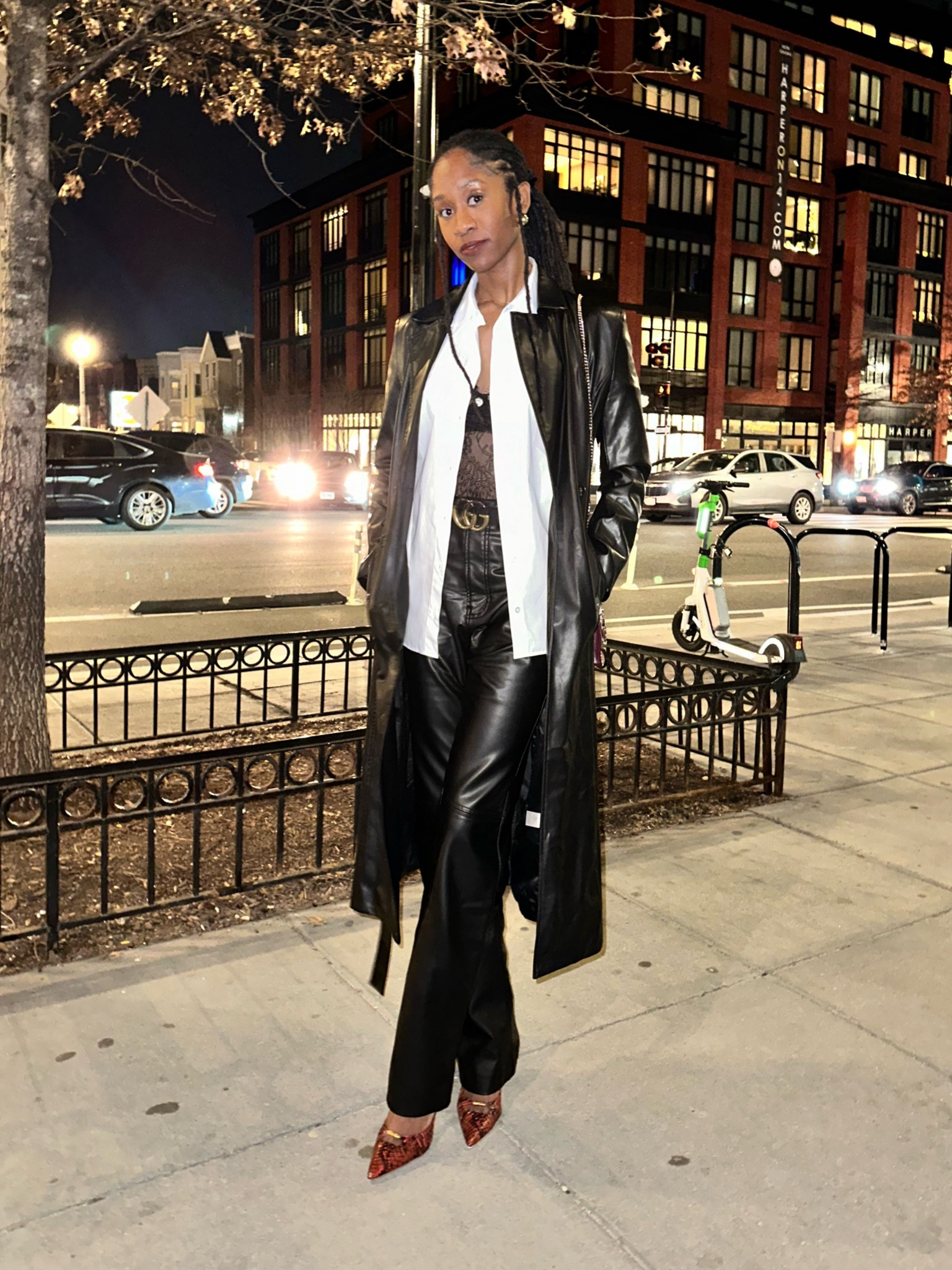 Leather in the city always makes sense 🖤 

#LTKVideo #LTKSeasonal #LTKstyletip