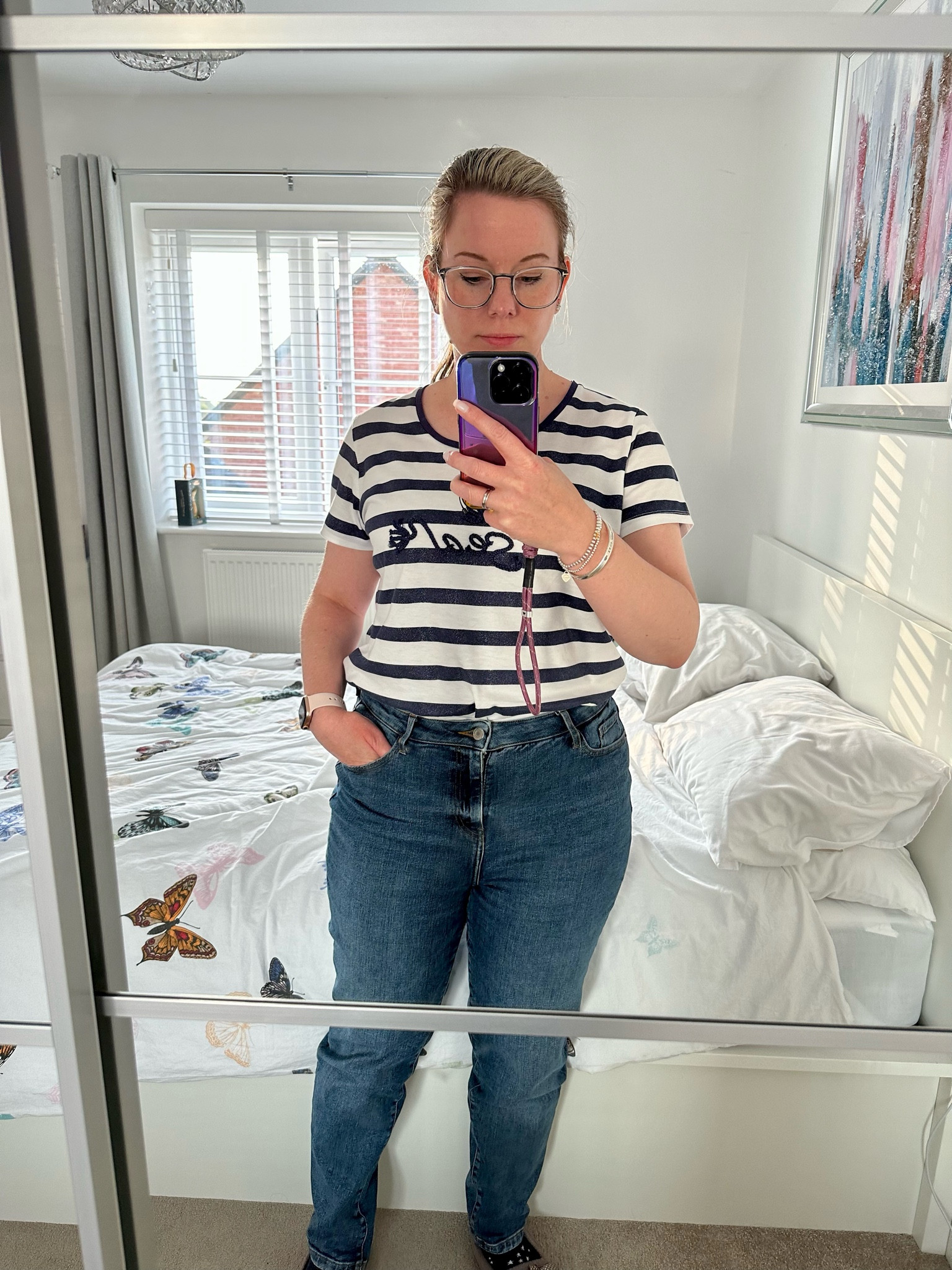 Casual jeans and T-shirt. Full face of makeup ;)

#LTKeurope #LTKstyletip #LTKbeauty