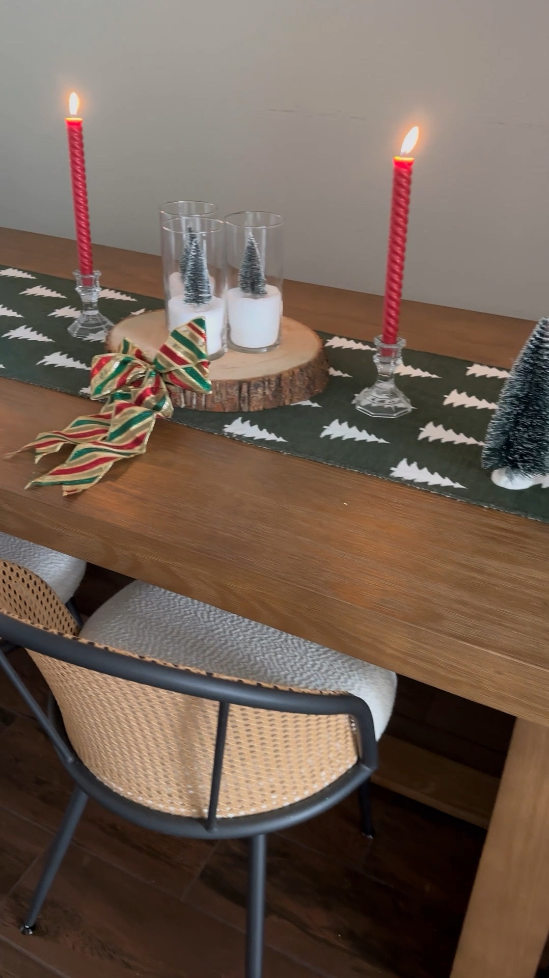 Christmas tablescape 🎄

#LTKHoliday #LTKHome #LTKSeasonal
