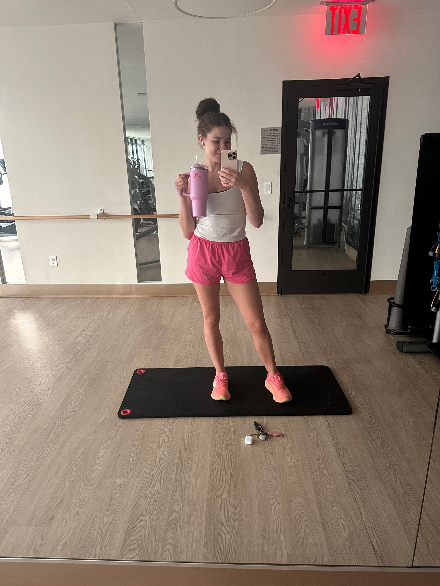 gym fit!!! this is my favorite water bottle ever! me and my friends have matching ones 💅 

#LTKActive #LTKFindsUnder50 #LTKHome