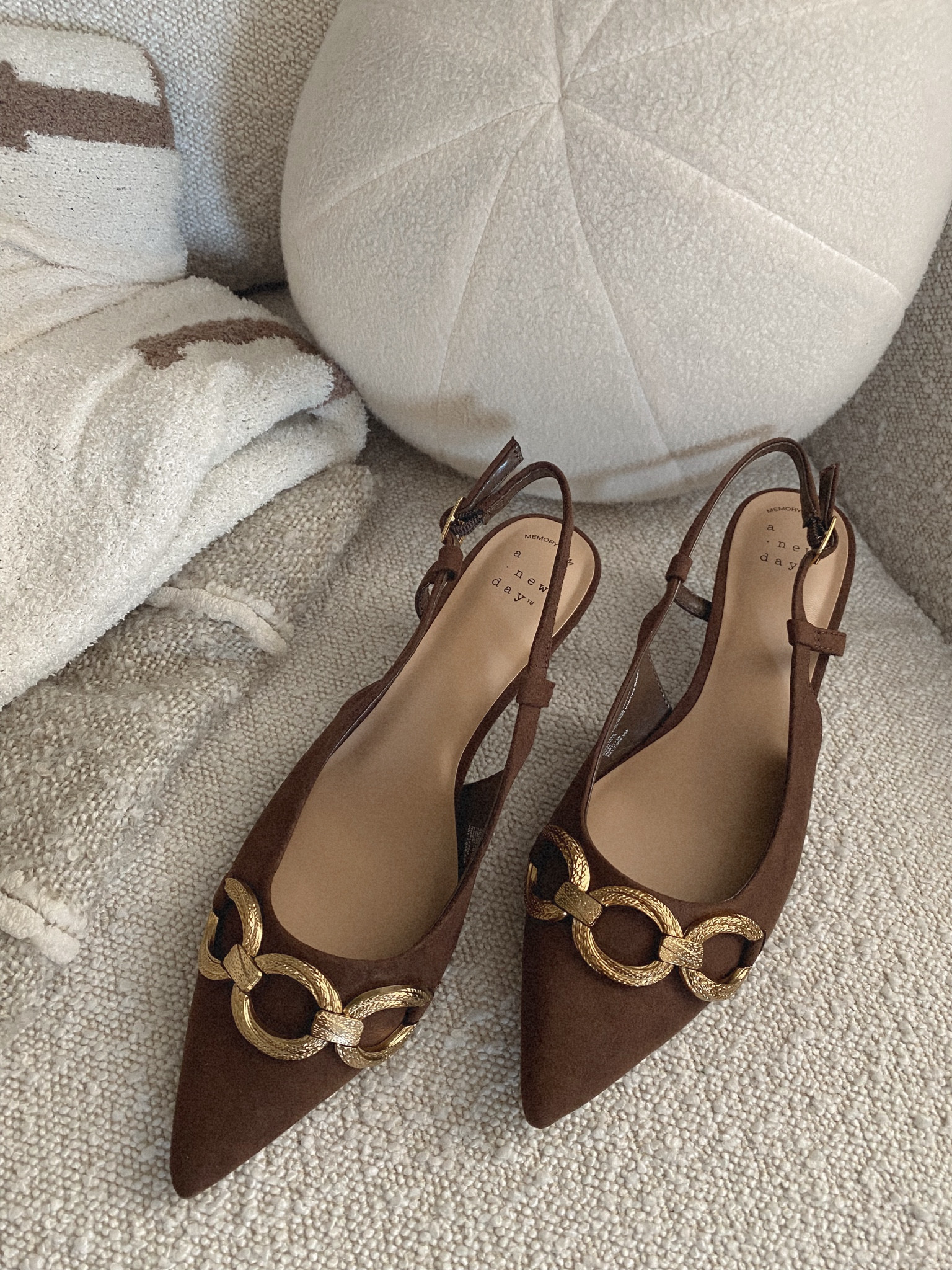 My favorite Target mules! Loving the brown and gold for fall ✨🍂🧸 Runs TTS!

Target style, mules, fall fashion, under 50, shoe crush

#LTKShoeCrush #LTKFindsUnder50 #LTKStyleTip