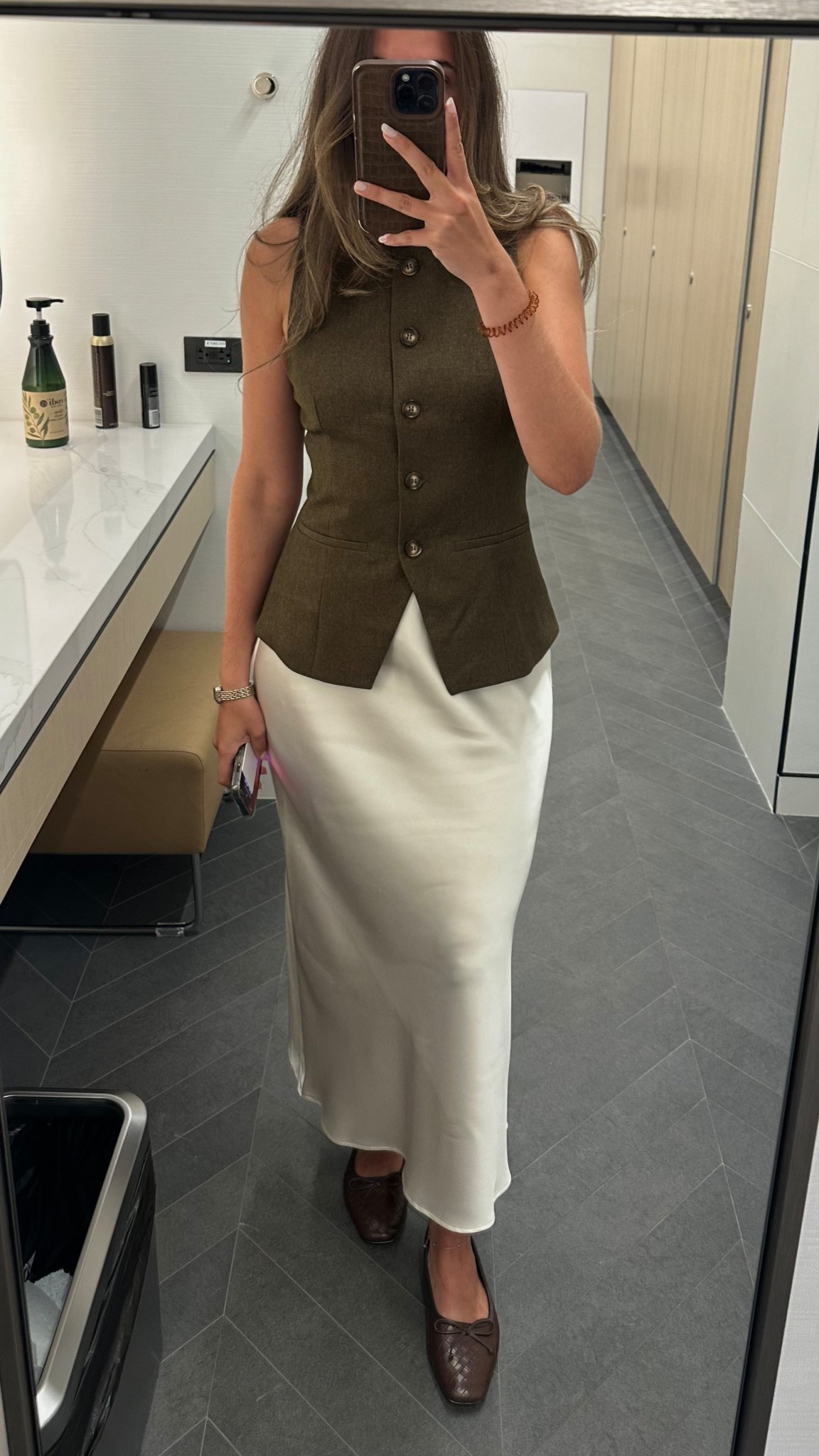 Chic business progressional office outfit 

#LTKSaleAlert #LTKWorkwear #LTKSeasonal