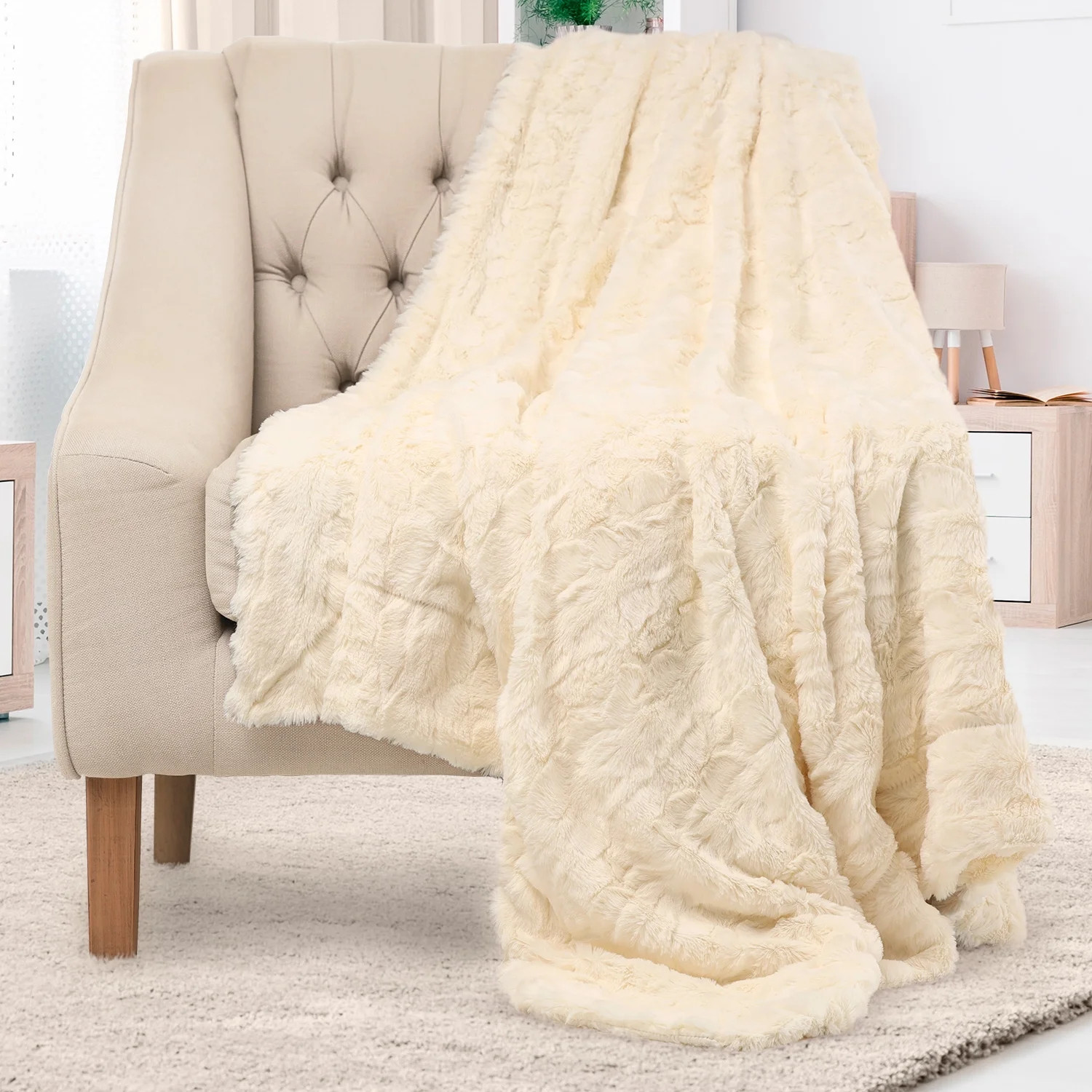 Everlasting Comfort Luxury Faux Fur Throw Blanket - Soft, Fluffy, Warm, Cozy, Plush, 65” x 50... | Walmart (US)