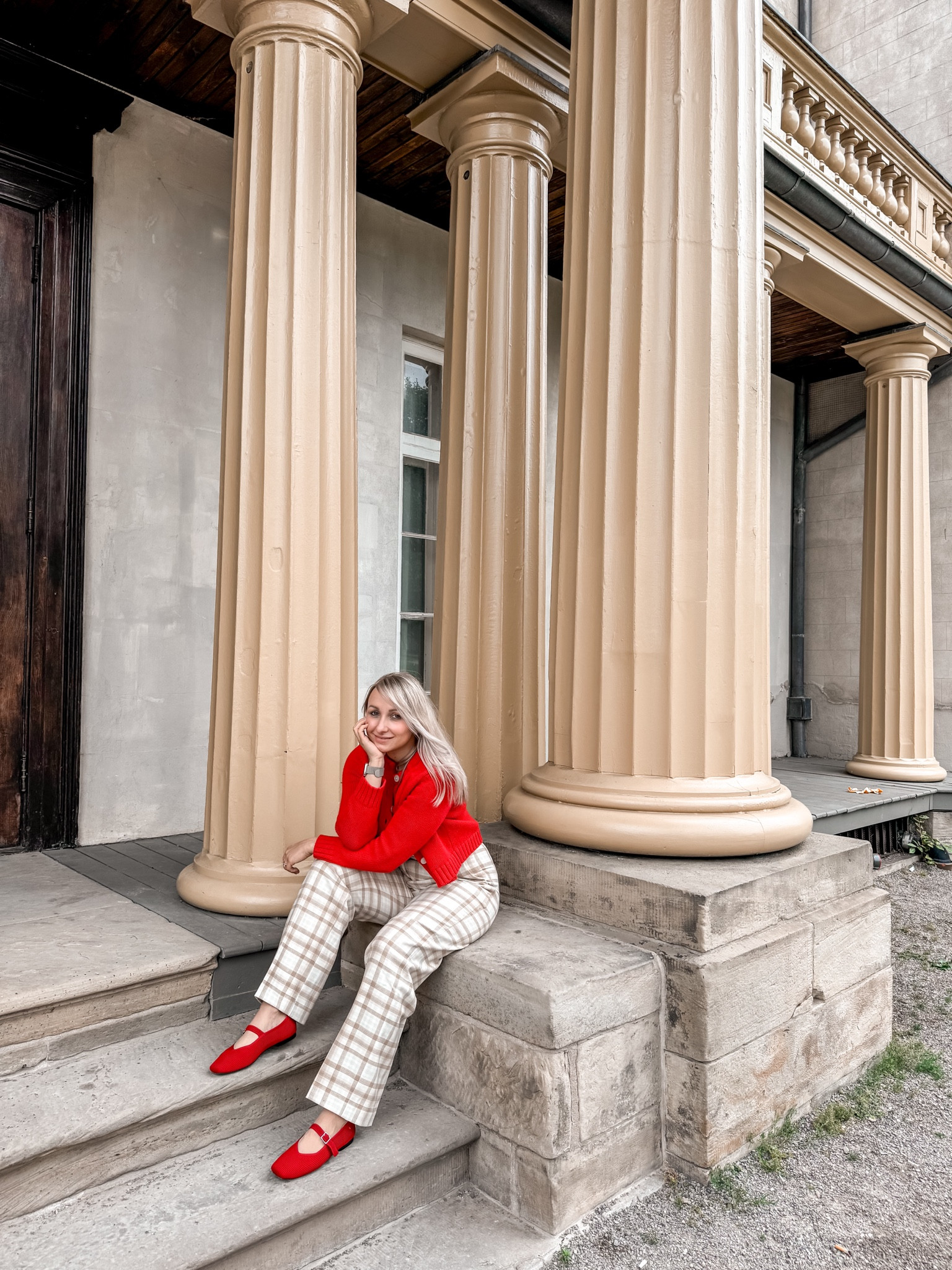 Bright red #marjanes #vivaia 

#LTKcanada #LTKshoes #LTKstyletip