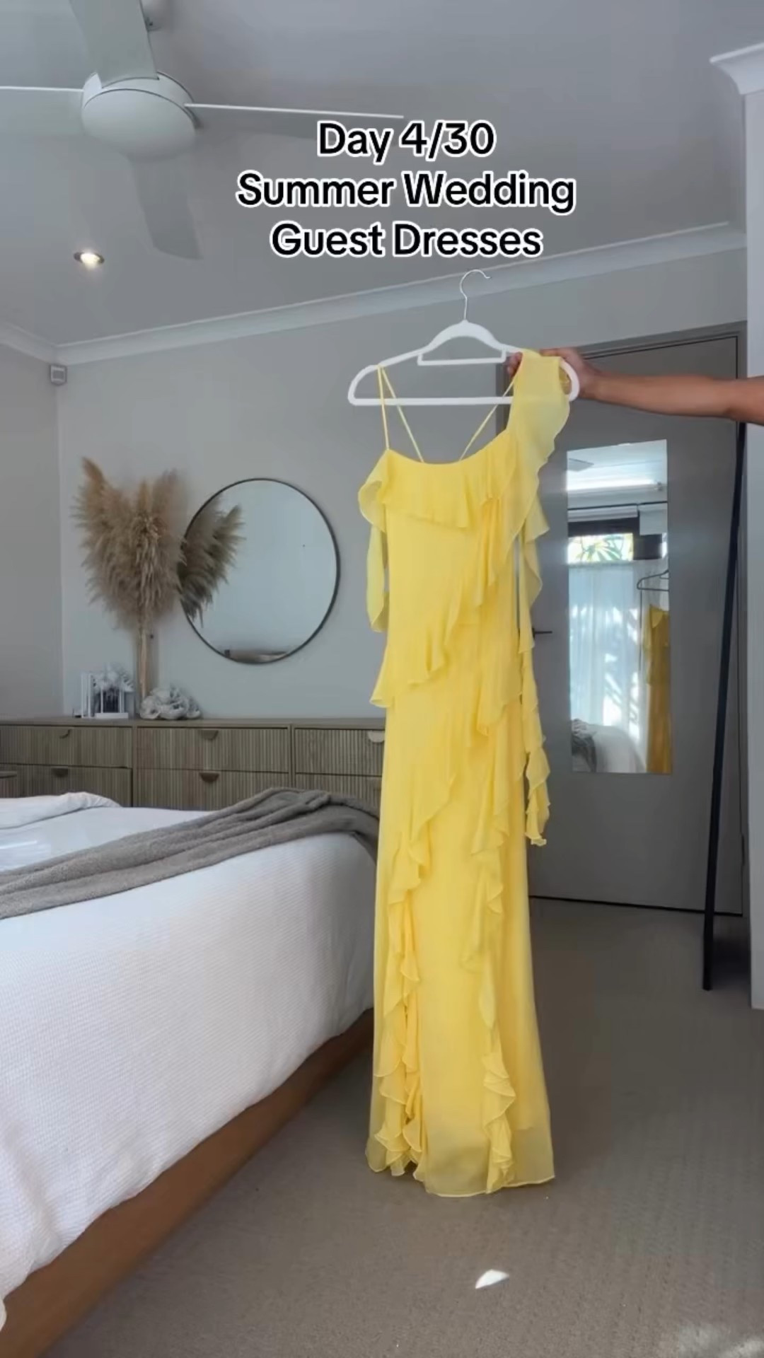 Im wearing a size down than my regular size, this dress runs a bit large 



#fyp #eventdress #weddingguestdresses #summerdress #weddingguestinspo