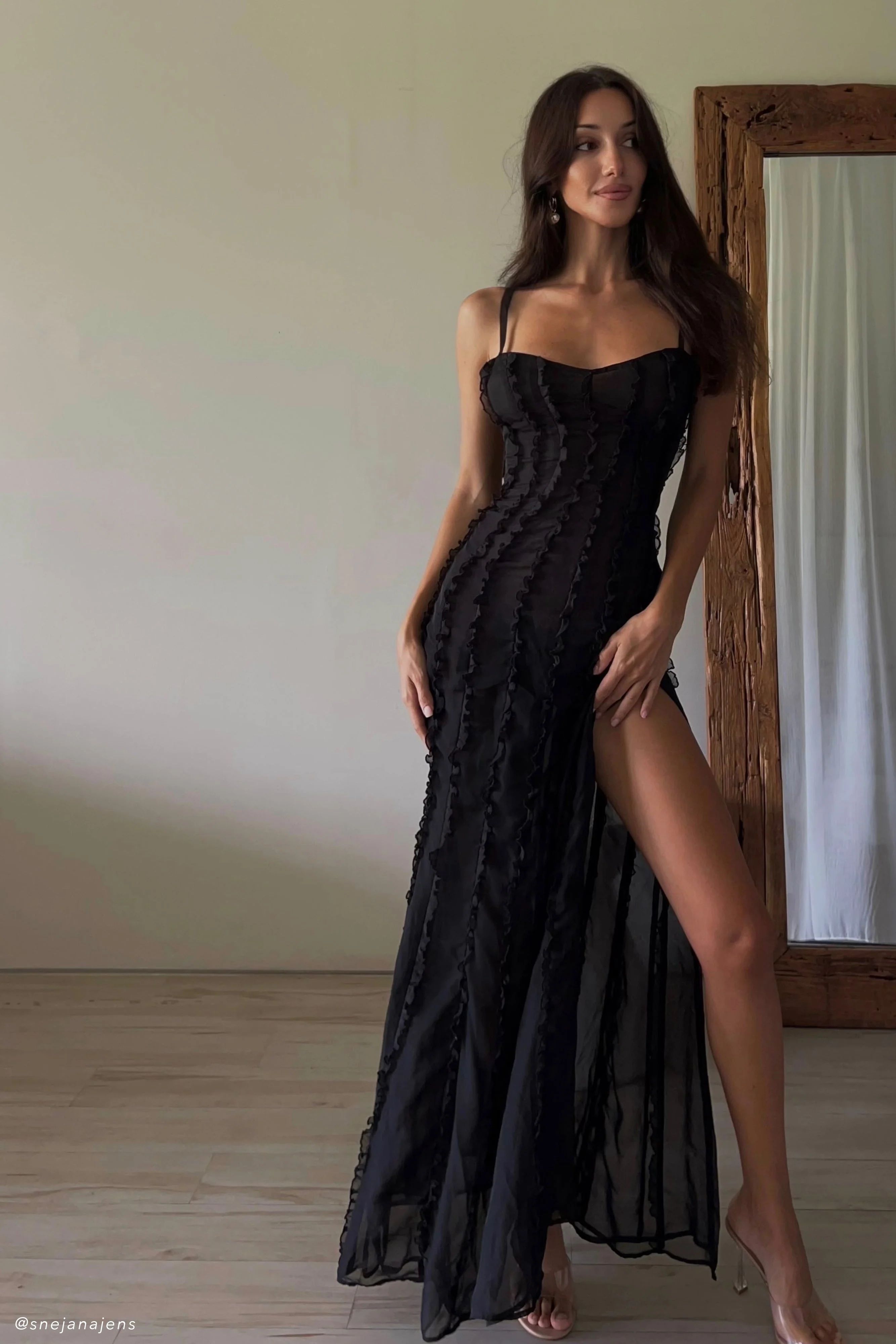 Jacinta Chiffon Maxi Dress - Black | MESHKI US