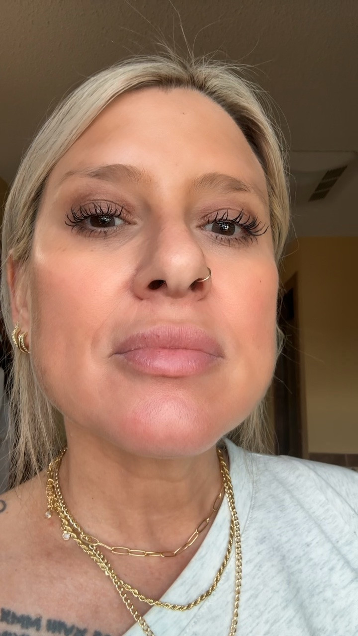 This eyeshadow! Lasted all day!
Shade is Burnished Bronze

#LTKBeauty #LTKMothersDay #LTKSaleAlert