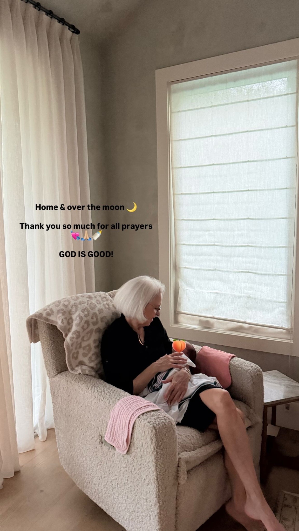 🍑 Home & over the moon 🌙 

Thank you so much for all prayers 
💘🙏🏼🍼 

GOD IS GOOD!