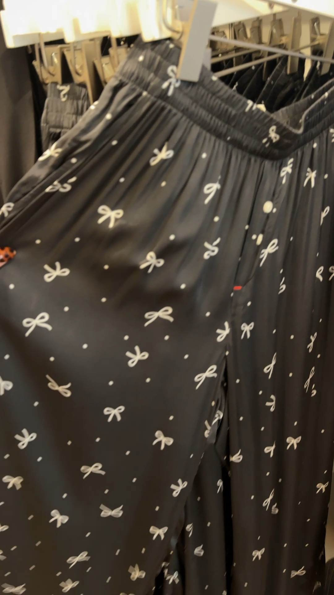 Can’t get over these bow satin pjs from Aerie!!! Also comes in red, would be so cute for Christmas!

#LTKHoliday #LTKSeasonal