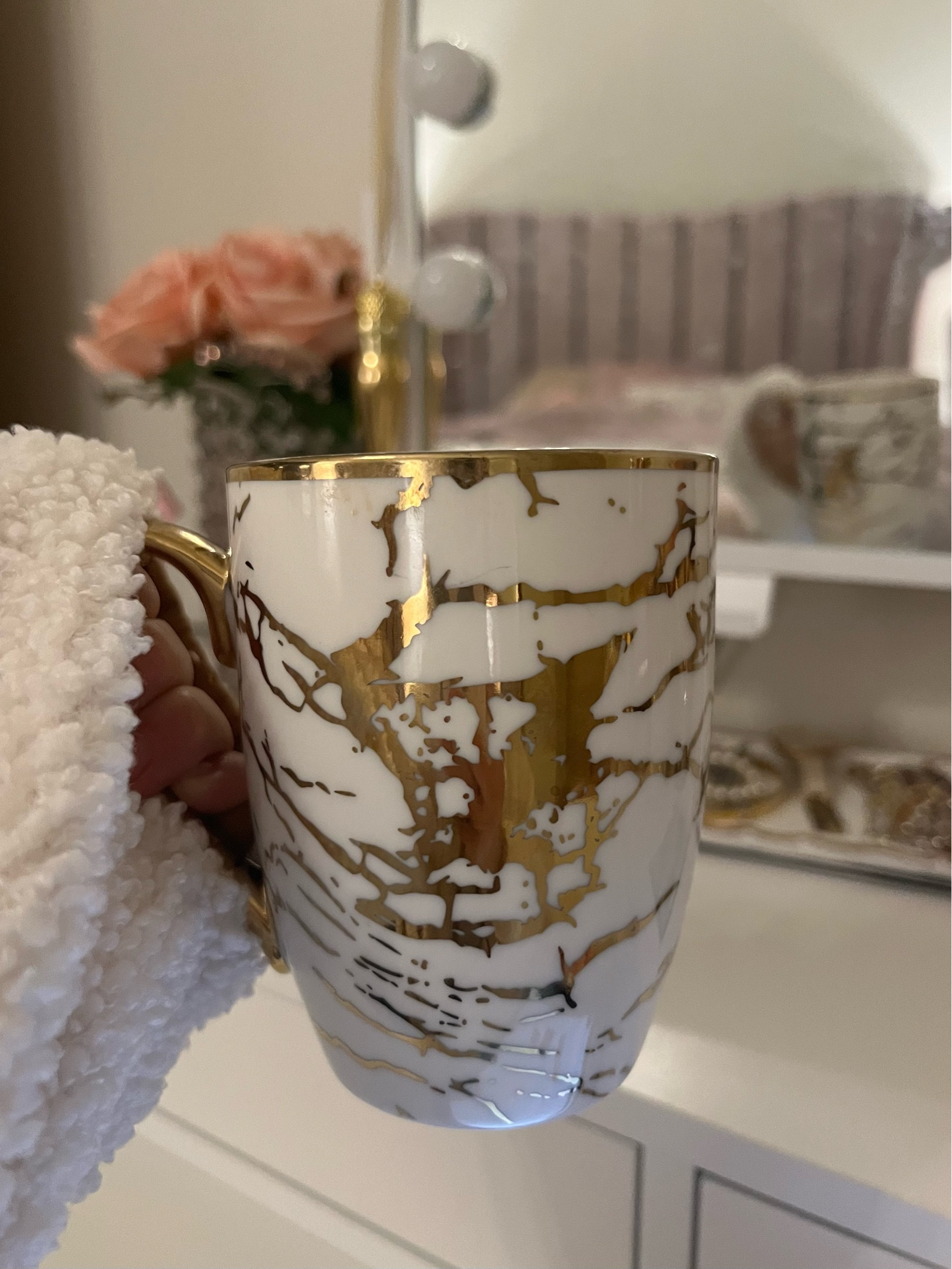 Just ordered the cutest gold foil mugs! Obsessed with these gold coffee mugs, so aesthetic. Hand wash and not microwaveable due to the foiling. Currently on SALE under $33!! Xoxo, Lauren

#mugs #coffee #gold #prime #amazon #amazonfinds #amazonhome #home #homedecor home decor finds / amazon finds / amazon prime deals / amazon sale 

#LTKHome #LTKGiftGuide #LTKSaleAlert #LTKxPrimeDay #LTKFindsUnder100