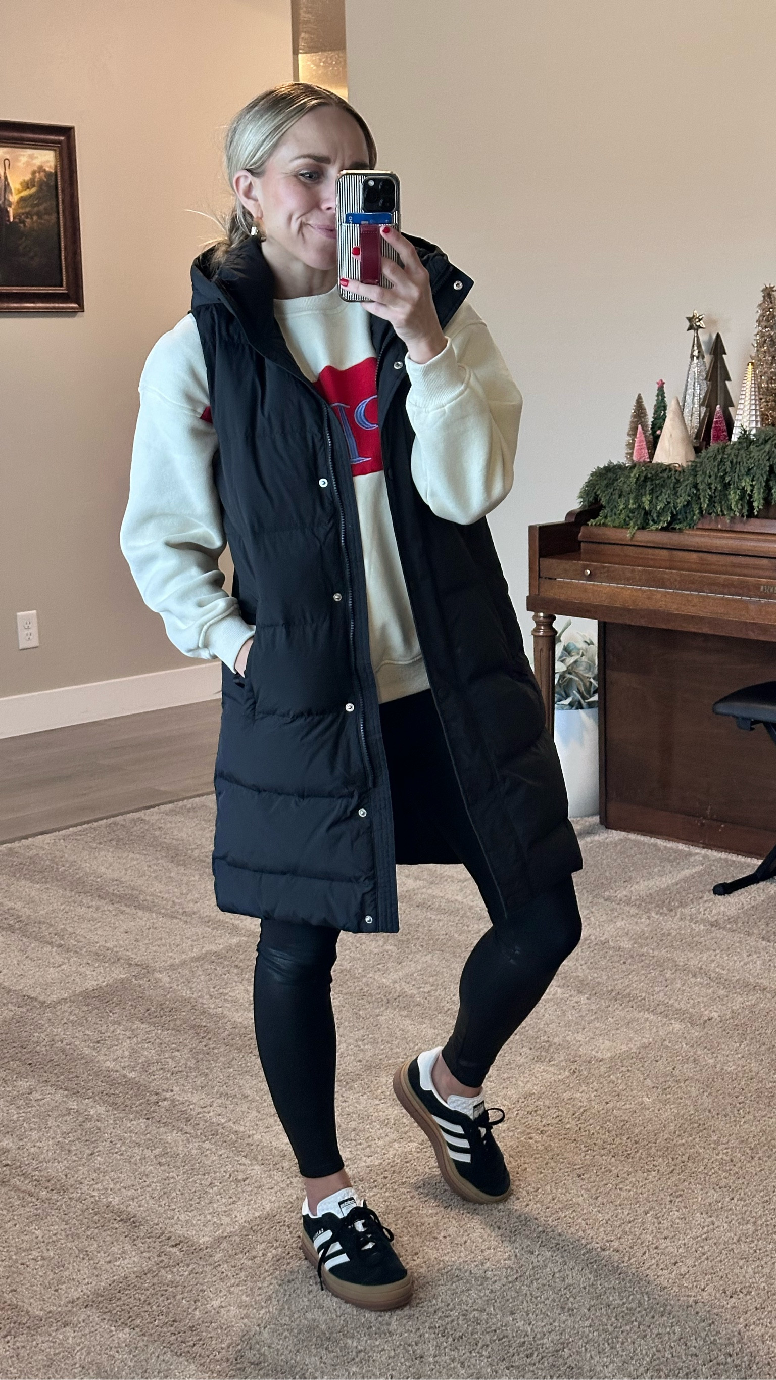 Easy holiday outfit you can copy!


Everything is true to size. 

#LTKHoliday #LTKGiftGuide #LTKSeasonal