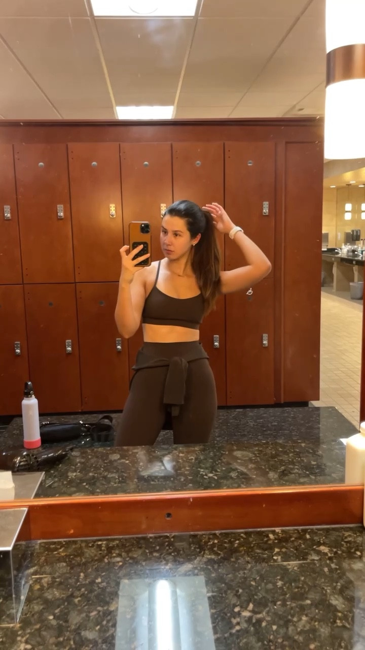 The perfect Fall gym set. 🍫🤎☕️