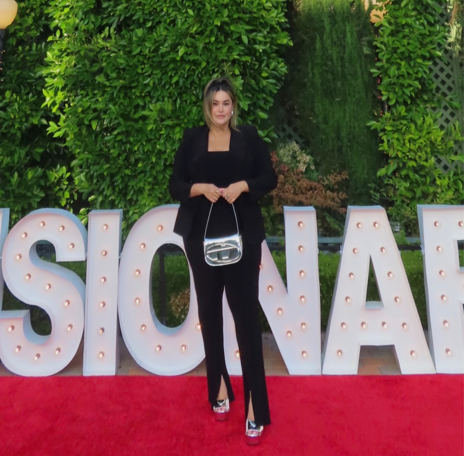 I own this outfit in 4 colors  