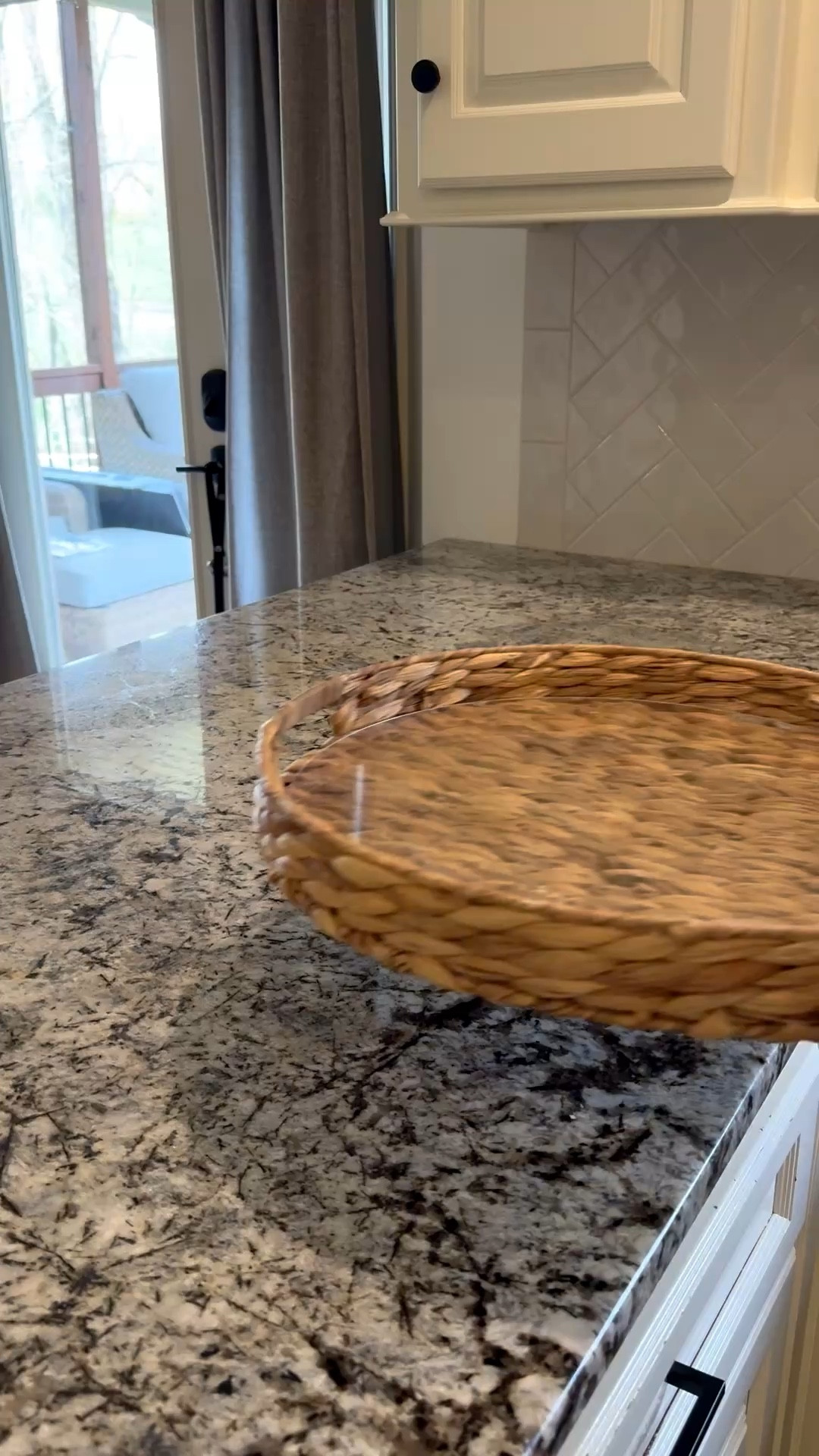 Easy spring centerpiece idea you can recreate in minutes! All pieces are from Walmart and super affordable—perfect for a kitchen counter, island, or dining table. Tap to shop everything!



#LTKHome