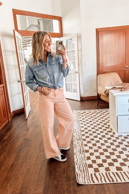 Love this oversized button up! Wearing medium. It runs big, size down if you don’t want it so large. Pants fit true to size. 

Spring outfit, old navy style 
