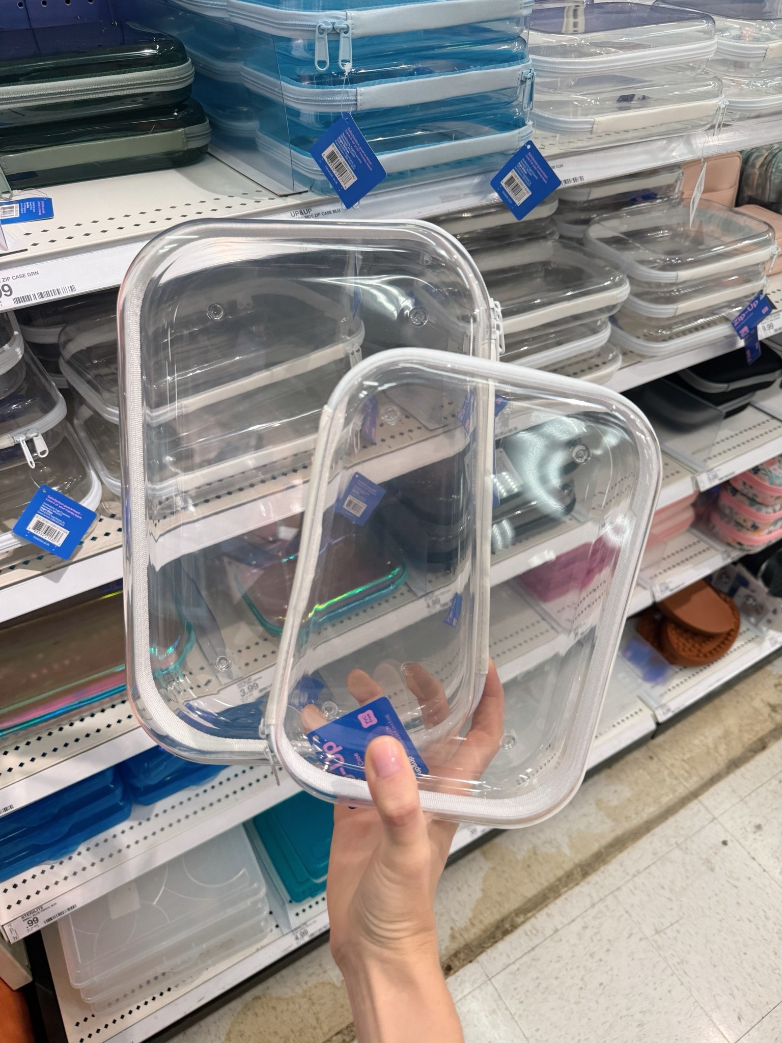 Clear zip cases

#LTKmomlife #LTKSeasonal #LTKKids