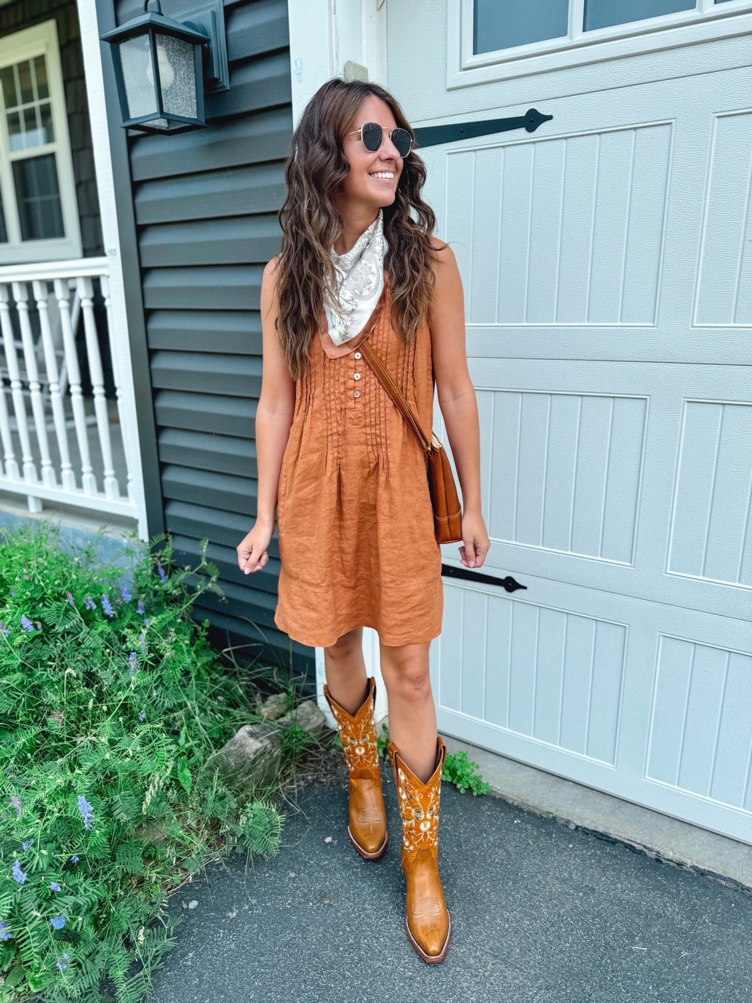 Wearing size xs in this dress (I own in 5 colors—the terracotta may not be available anymore, but lots of other colors are available!) and size 6.5 in my cowboy boots. I also linked similar boots. 



#LTKootd #LTKgrwm #LTKPetite