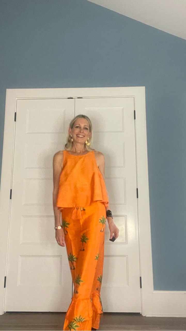 #grwm in a #fit by @conigliopalmbeach 
👠 @veronicabeard 
👜 @cartier
Wrap @helenjon

#LTKOver40 #LTKStyleTip #LTKPetite