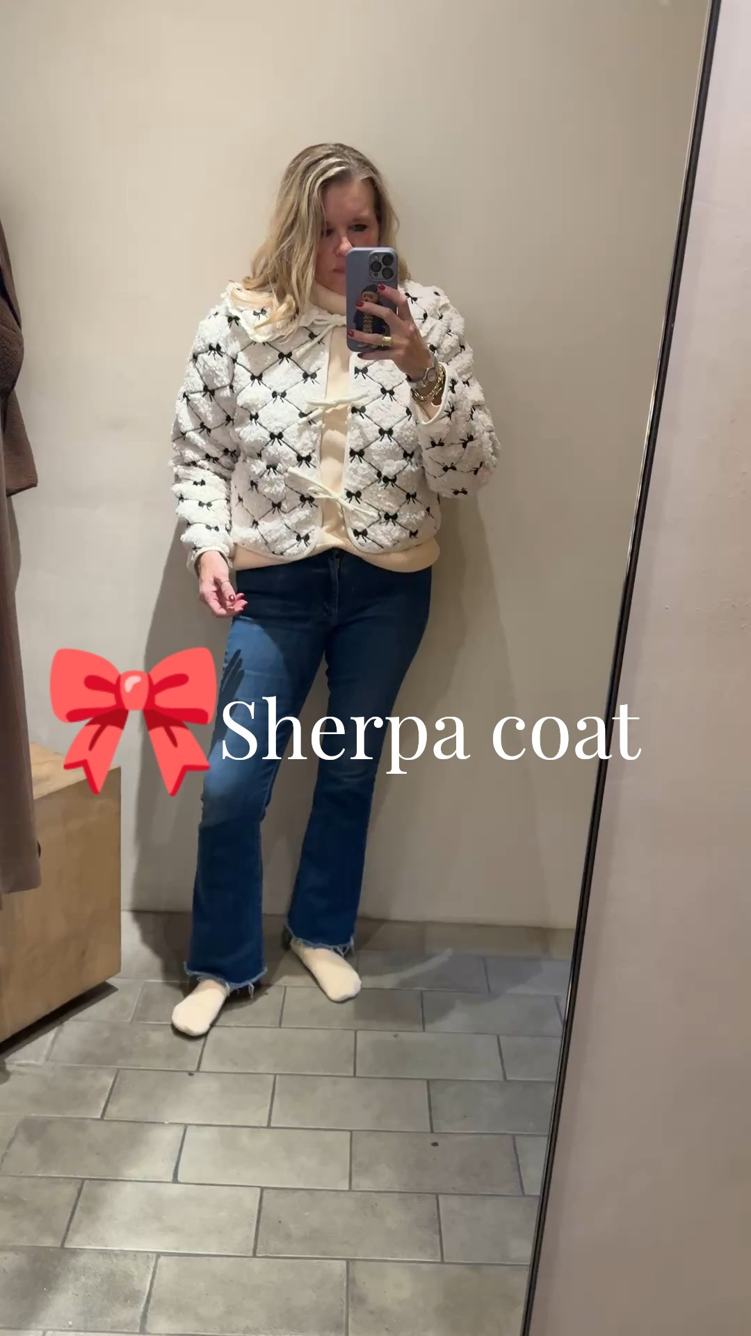 This cute 🎀 bow Sherpa jacket has all the cute details.

Ruffle collar details, tie bow closer, and black embroidered Bowes in a cute diamond pattern!
Cute cute, hip bone length, has pockets fits tts 

Mother frayed hem jeans 



#LTKootd #LTKOver40