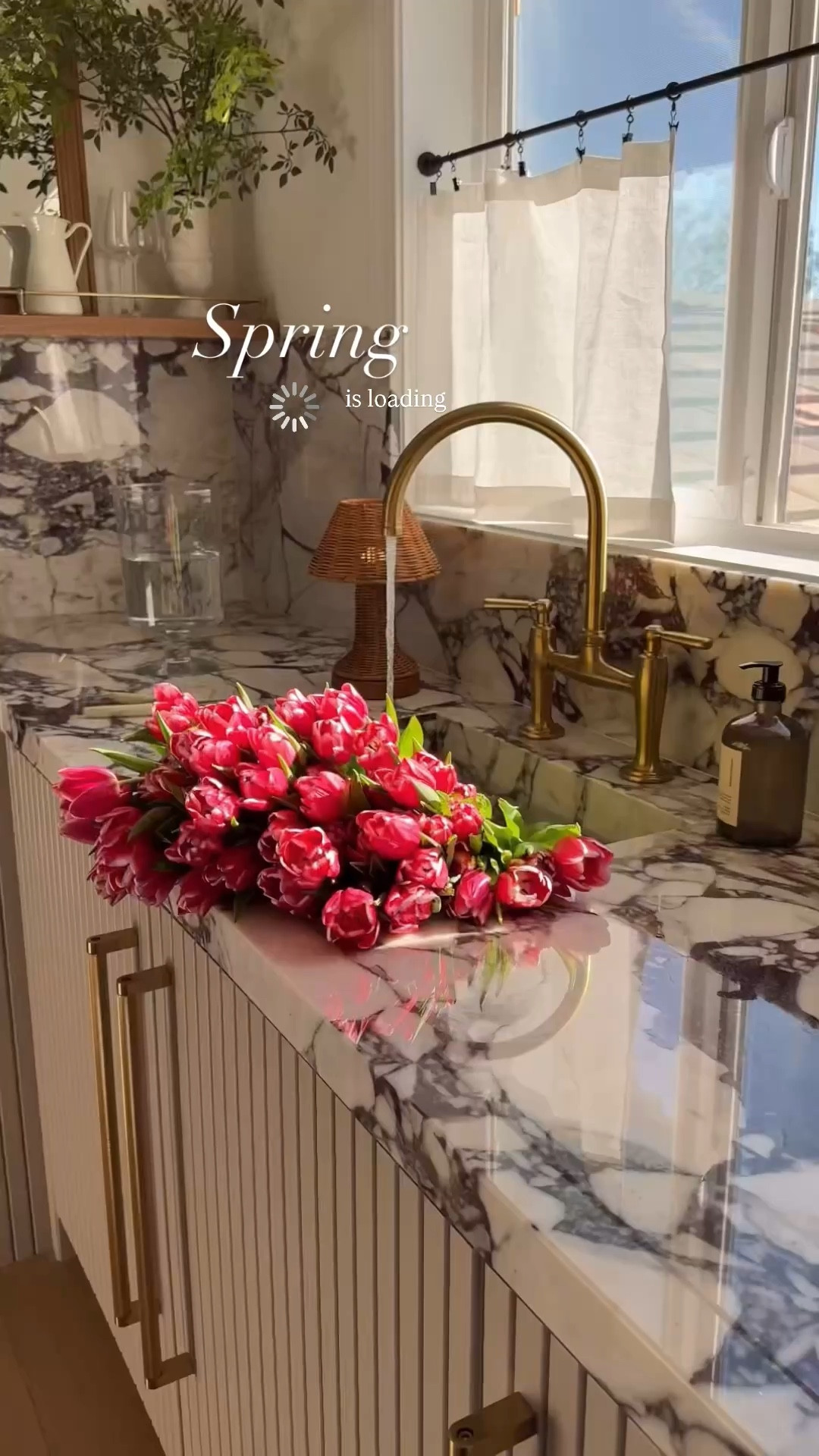 A sink full a tulips

#LTKdayinmylife #LTKSpringSale #LTKHome