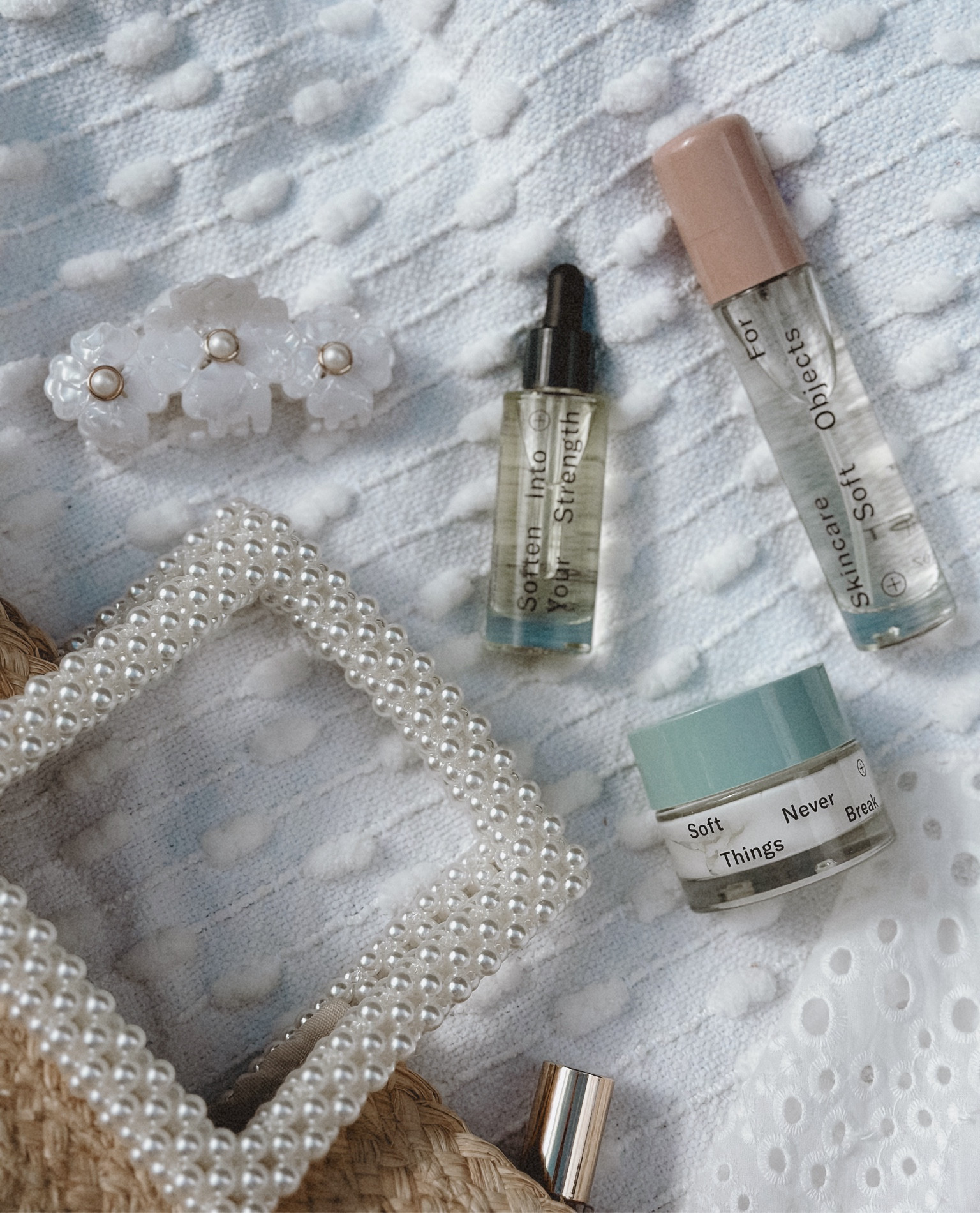 𝑇ℎ𝑎𝑡 𝑠𝑢𝑚𝑚𝑒𝑟 𝑔𝑙𝑜𝑤 ✨⛅️

// thanks to @dayandwest my gentle skincare era is in full effect. 

With the warm & dry summer months upon us, it’s crucial to keep your skin hydrated and protected. The Day + West ‘Secret Weapon Kit’ makes that soo easy. 

My minimal 3-step routine:
1. Quiet Force Face Oil
2. Gentle Armor Face & Neck Cream
3. Strong Whisper Face Mist

Get your Summer glow on with these minimal, sensitive, skin-friendly products from @dayandwest 

You can shop my @dayandwest skincare at the links below! 

#daywest #dayandwest #skincare #sensitiveskin #summerglow #ad #beauty #secretweaponkit 

#LTKBeauty #LTKFindsUnder100 #LTKTravel