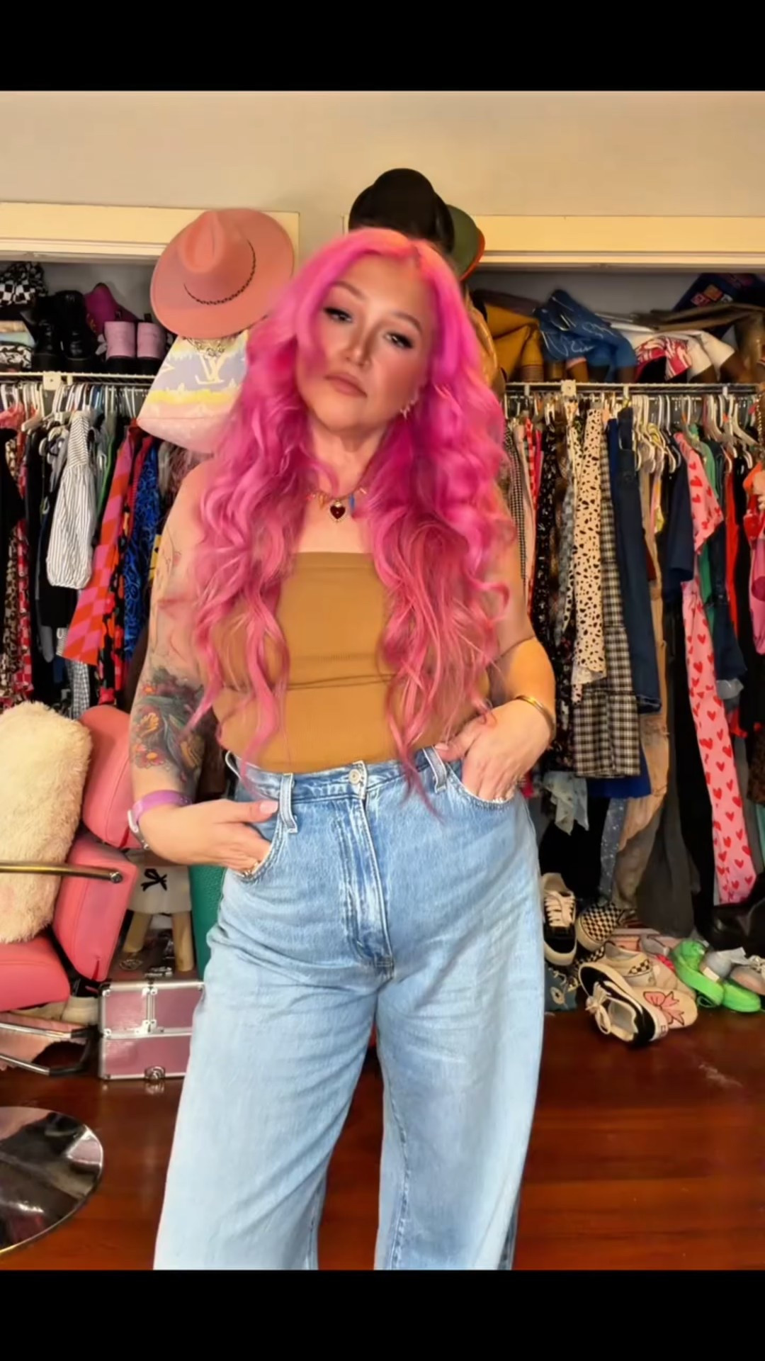 SONG INSPIRES THE OUTFIT 🎶🖤

When Breed by Nirvana comes on, the outfit automatically goes full grunge energy.
Messy cool. Effortless edge. A little unbothered.
Channeling peak Kurt Cobain vibes in this iconic @aelfricedenofficial cardigan moment because some songs don’t just play… they style you. 🎸✨

If your playlist has feelings, your closet should too.

👉 Save this for style inspo
👉 Add this song to your playlist and let it dress you next

#ootd #grwm #outfitinspo