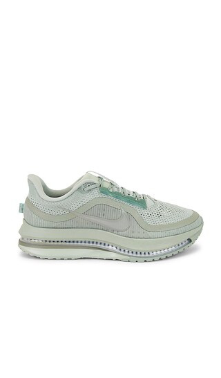 Nike Pegasus Premium Sneaker in Sage. - size 11 | Revolve Clothing (Global)