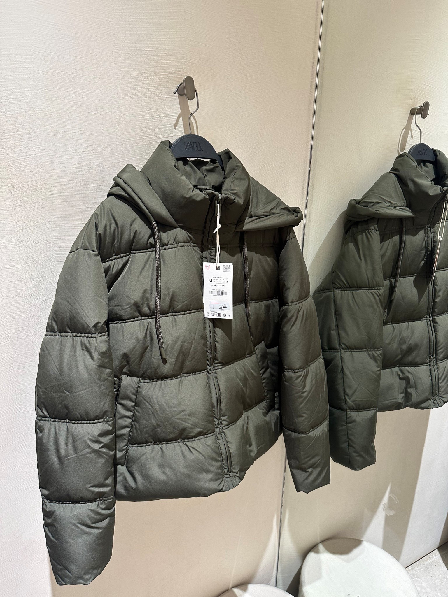 Puffer Coattt🥑

Tags: sequins, corset top , brown blazer , faux cut coat , feathers , sequin skirt , sequin , Christmas , Christmas party outfit , belted coat , belted fur coat , hm , Zara , 

#LTKgiftguide #LTKwinter #LTKfestive