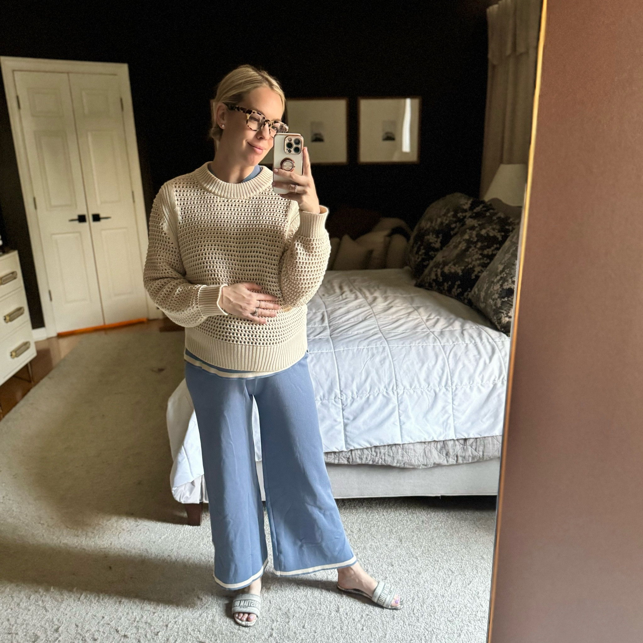 A cozy day at the office 🩵