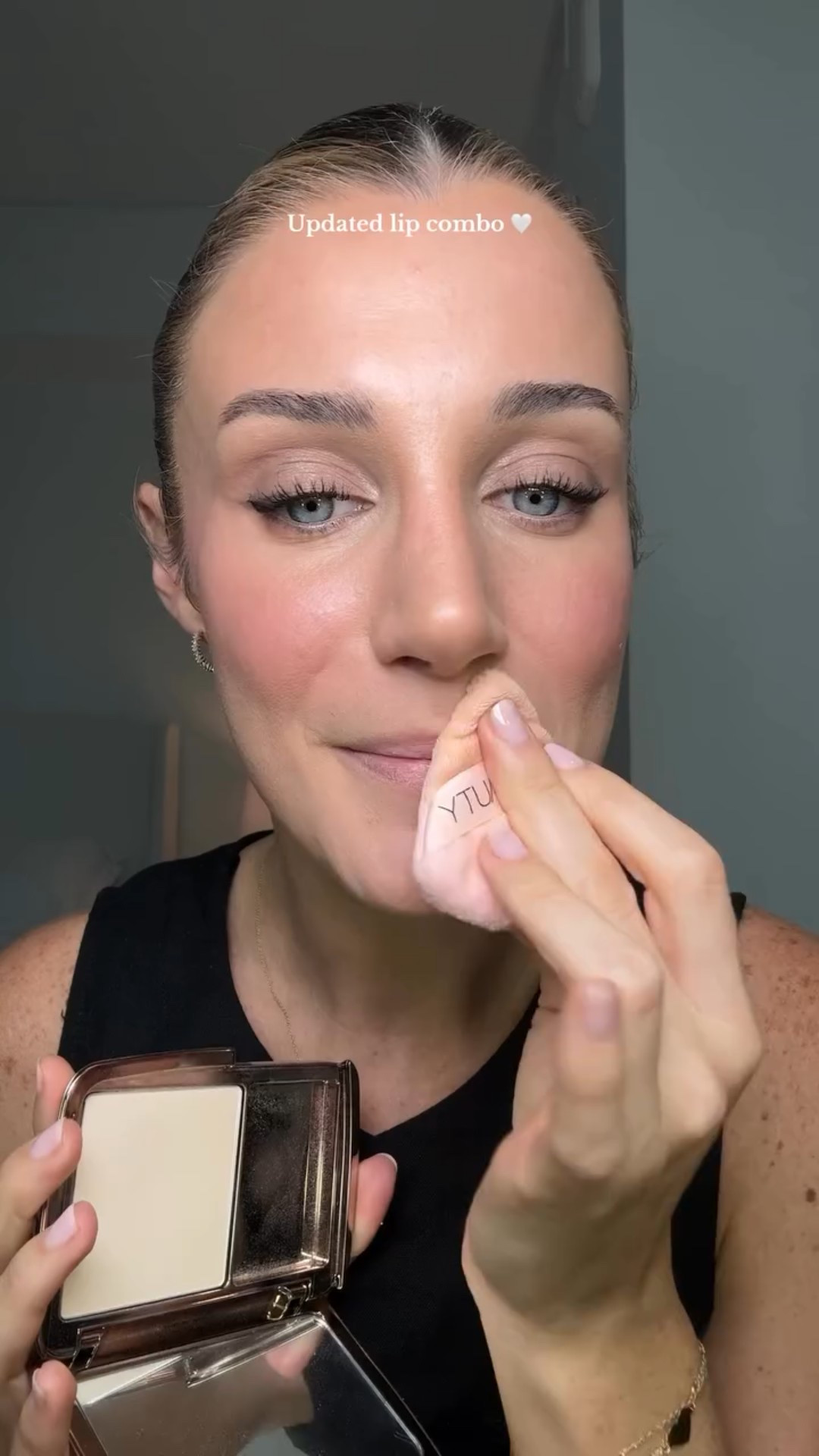 Comment LIPS and I’ll send you all the links to the products used to create my new updated lip combo 🤩
—
#lips #lipcolour #lipcombo #makeup