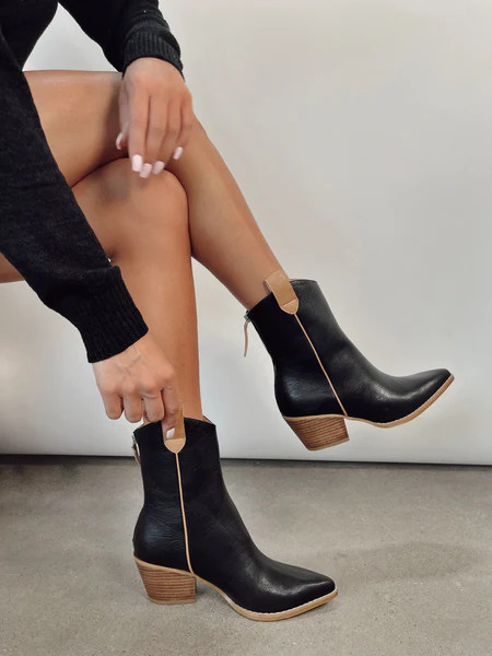 Free Soul Western Boot | Lane 201 Boutique