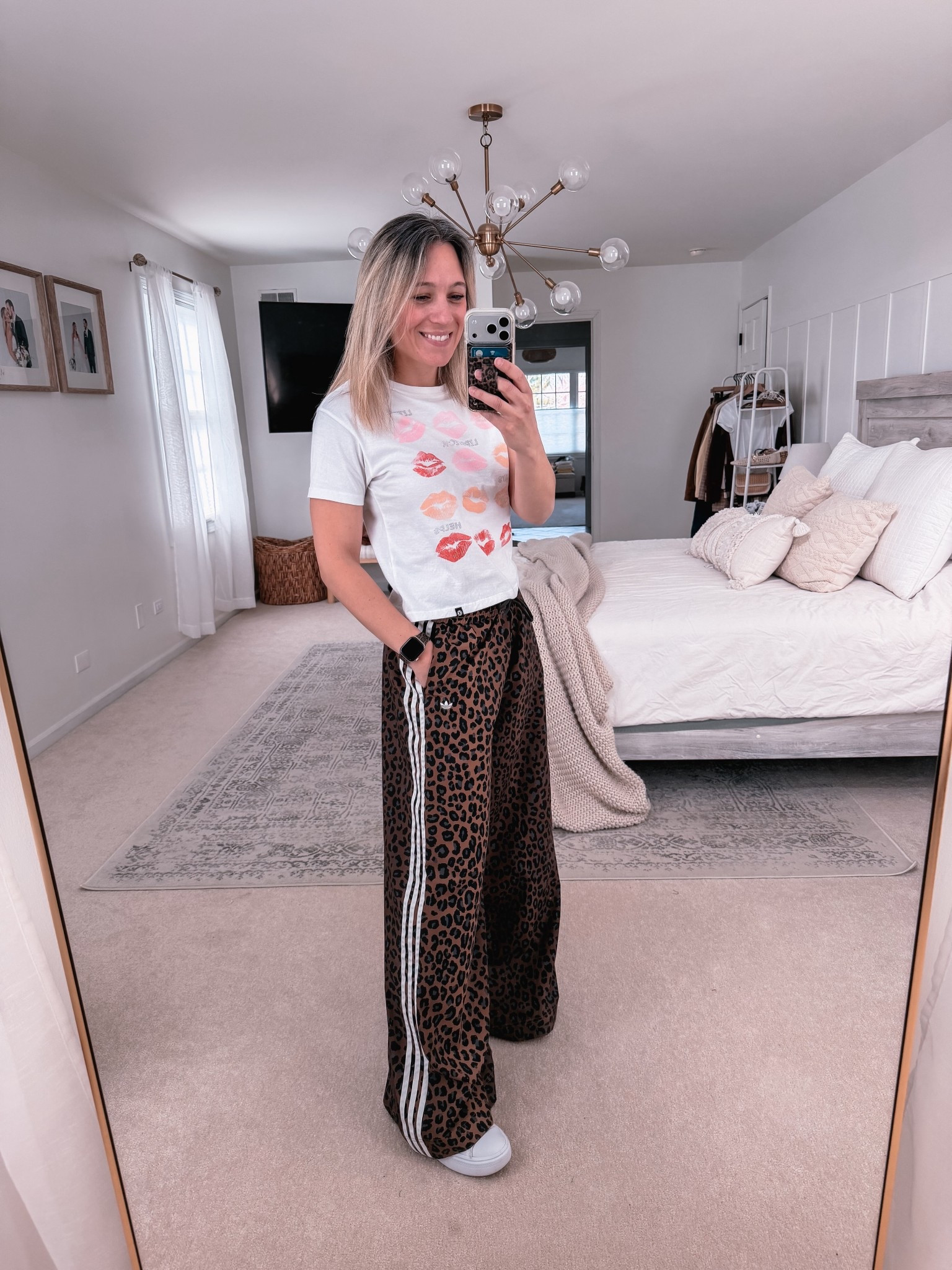 School drop off outfit. 

Track pants  

#LTKootd #LTKmomlife #LTKdayinmylife