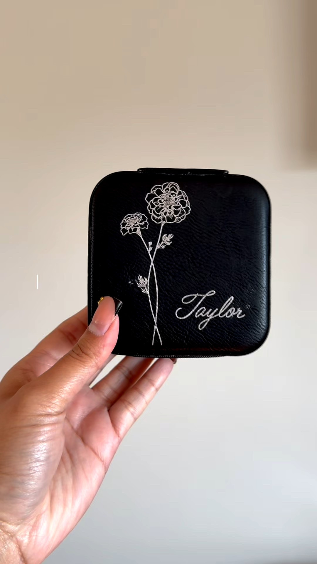 If you’re like me you stay loosing your jewelry especially when on vacay. This travel jewelry case is perfect for on the go just place it in your purse or suitcase & you’re ready to go. You  can also customize it by placing your name and birth flower. 

#LTKTravel #LTKGiftGuide #LTKHoliday