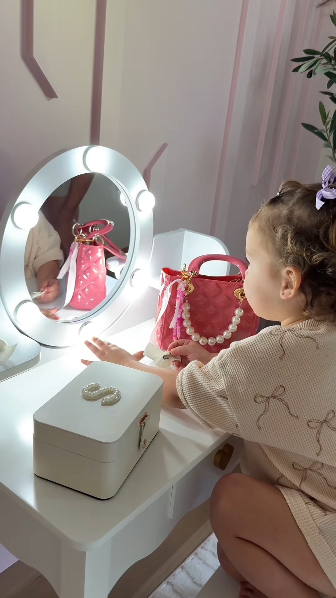 Little girl vanity✨🫶🏻💕

#LTKFamily #LTKBaby #LTKKids