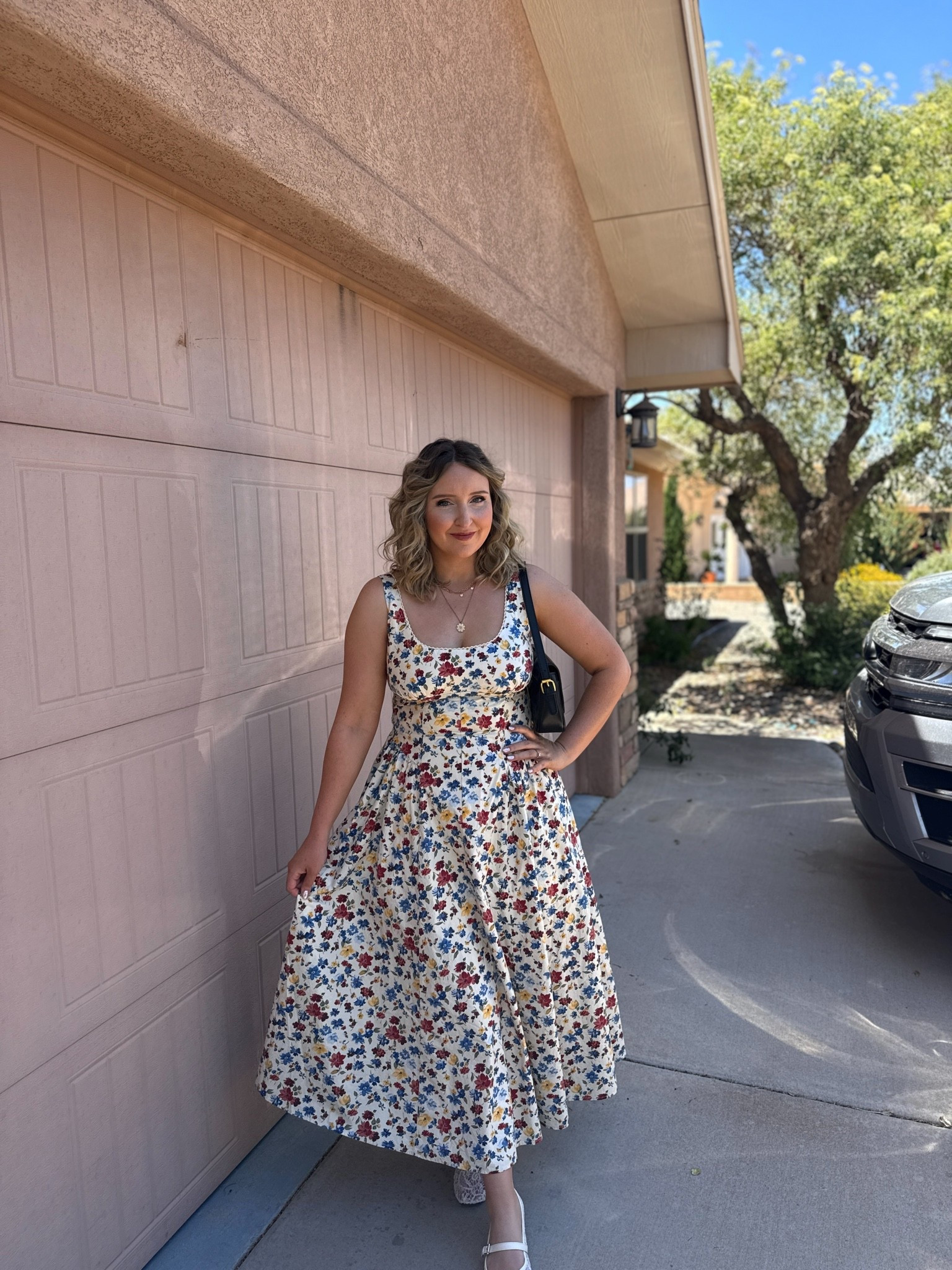 True to size, I’m wearing my true size medium and it has a built in bra 🔥👌


Summer fall dress dresses / wedding guest vacation outfit outfits mom style styles / ootd grwm / get ready with me / realistic mom outfits / pink floral red yellow burgundy blue purple / summer dress find finds /

#LTKgrwm #LTKmomlife #LTKootd