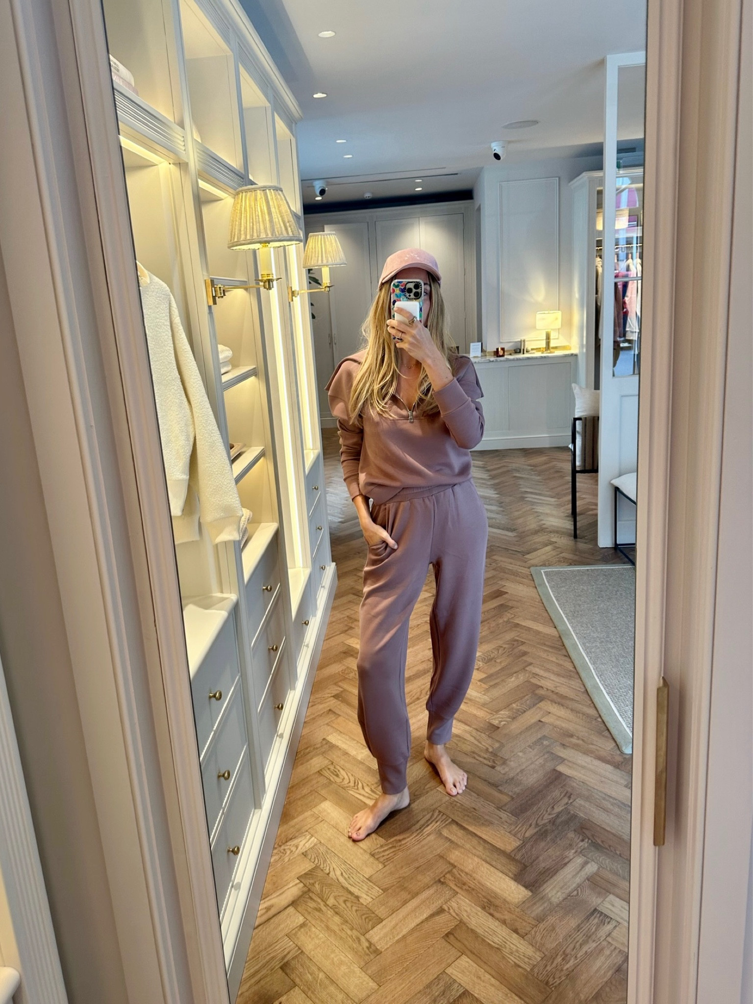 It was so fun to go to Varley’s new store last week to look at their pieces. I particularly loved this cozy set 💖