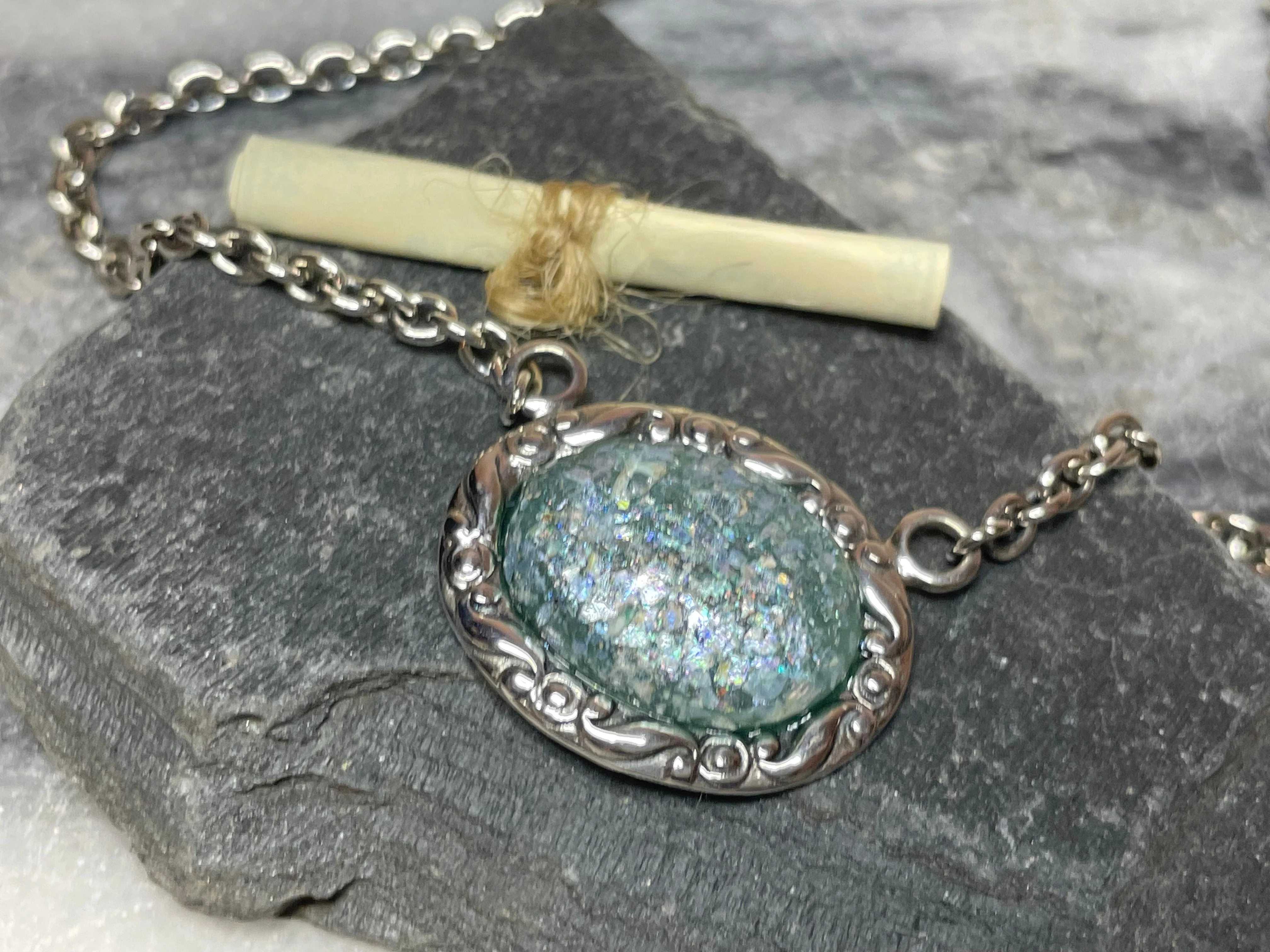 Oval Roman Glass Necklace | Gravie's