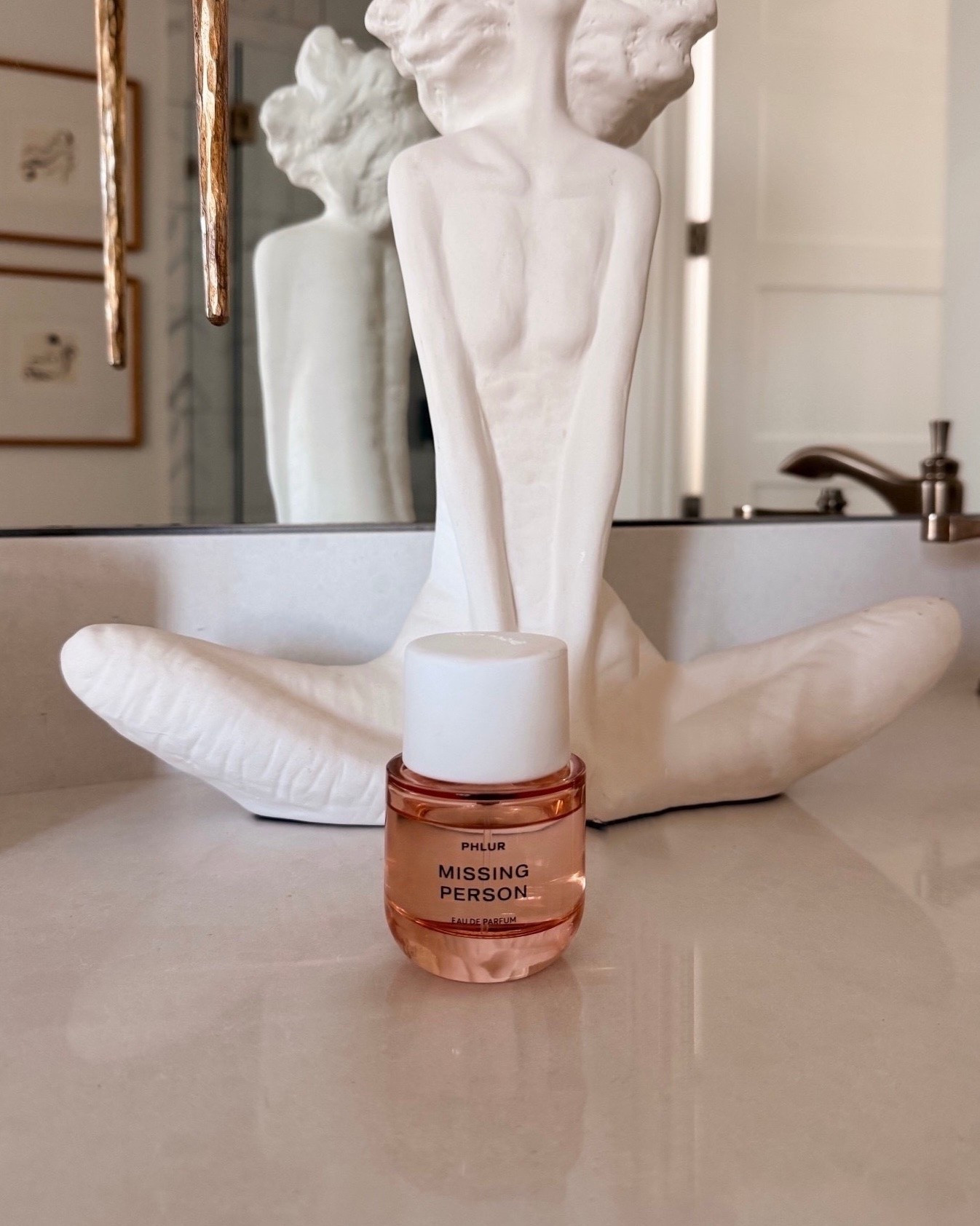 One of my favorite fragrances from last fall! They now have a set of minis that I am going to order online. Perfect for travel or for keeping a few in your purse if you want to reapply 🙌🏼

beauty finds, fragrance, perfume, Amanda west, almost_readyblog

#LTKselfcare #LTKgrwm #LTKBeauty