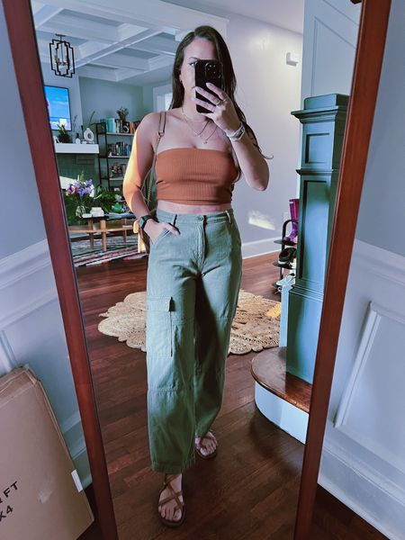 Cargo pants for summer can happen.

Cargo pants. Cargo pants and crop top. Tube top. Casual style. Pre-fall. Fall outfit.

#LTKstyletip #LTKFind #LTKSale
