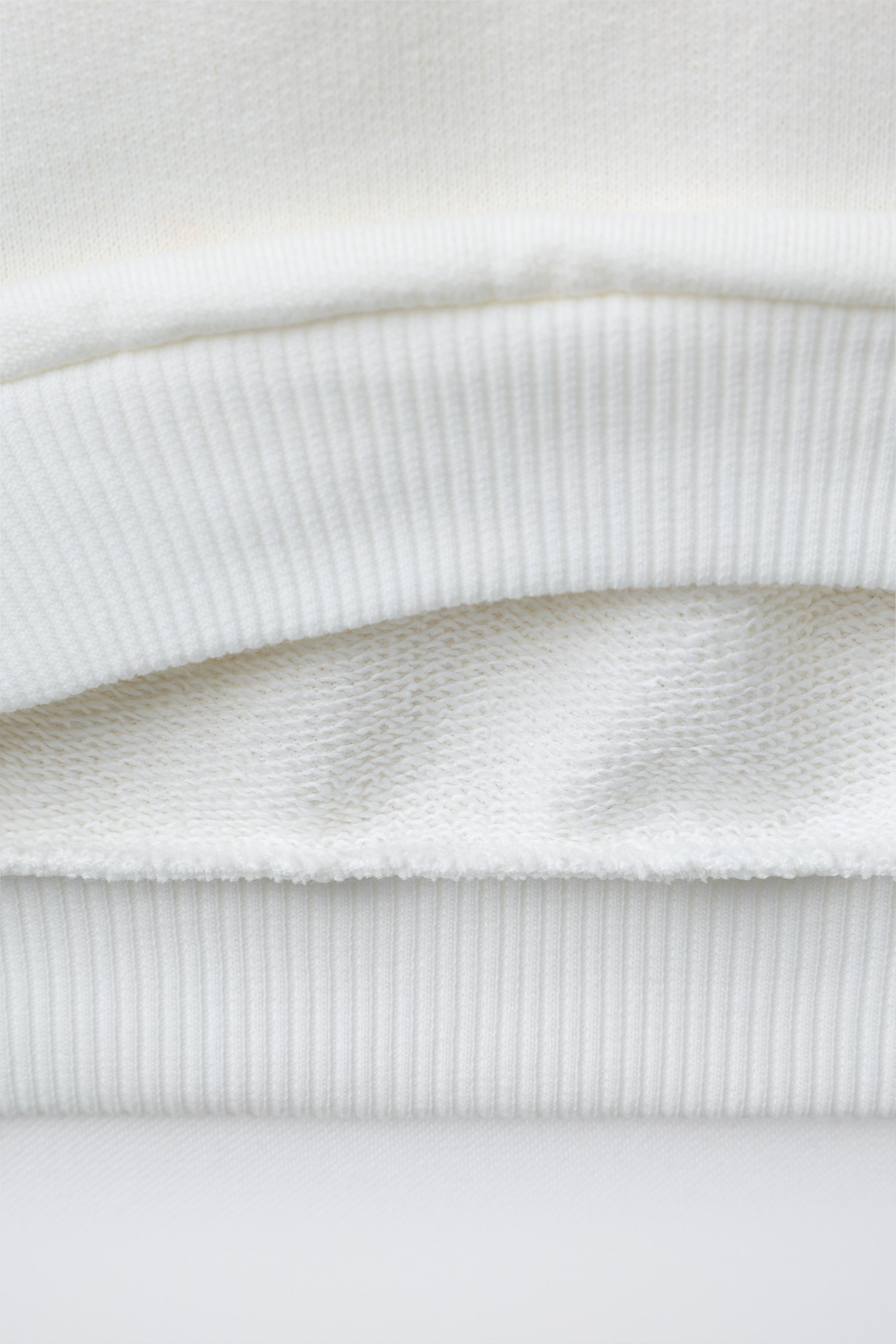 Long sleeve sweatshirt with a round neck. Ribbed trims. Print on the front. Casa Lawa x Zara Kids... | Zara UK