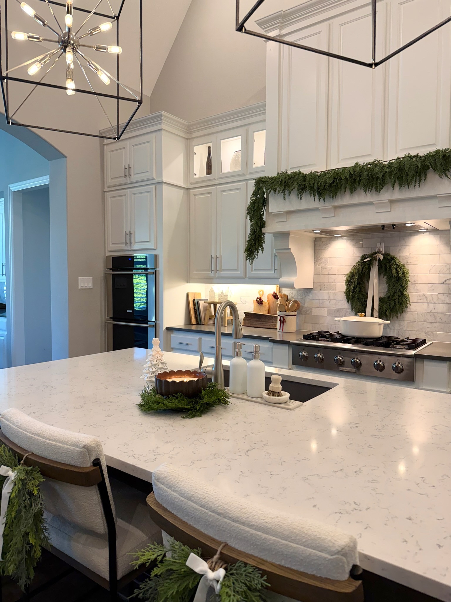 View of our kitchen decor this holiday season ✨ 

Kitchen Inspo
Holiday Decor
Holiday Kitchen
Neutral Kitchen Decor
Neutral Holiday
Minimal Holiday Decor  

 

#LTKHoliday #LTKSeasonal #LTKHome