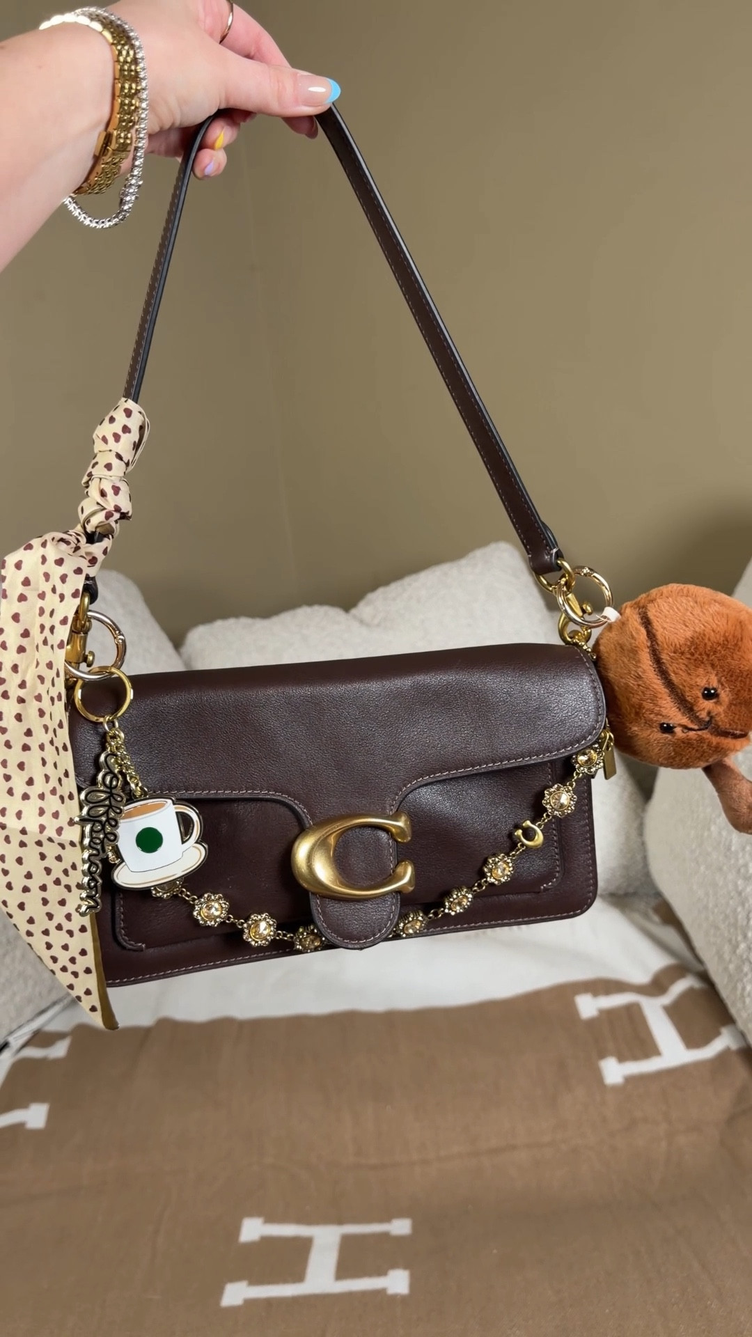 What fits in a Coach Tabby 26 shoulder bag 👜 comment BAG & I’ll dm you the links 🤎

I was shocked that I could fit a book in the tabby bag, and I’m so happy it fits! 

