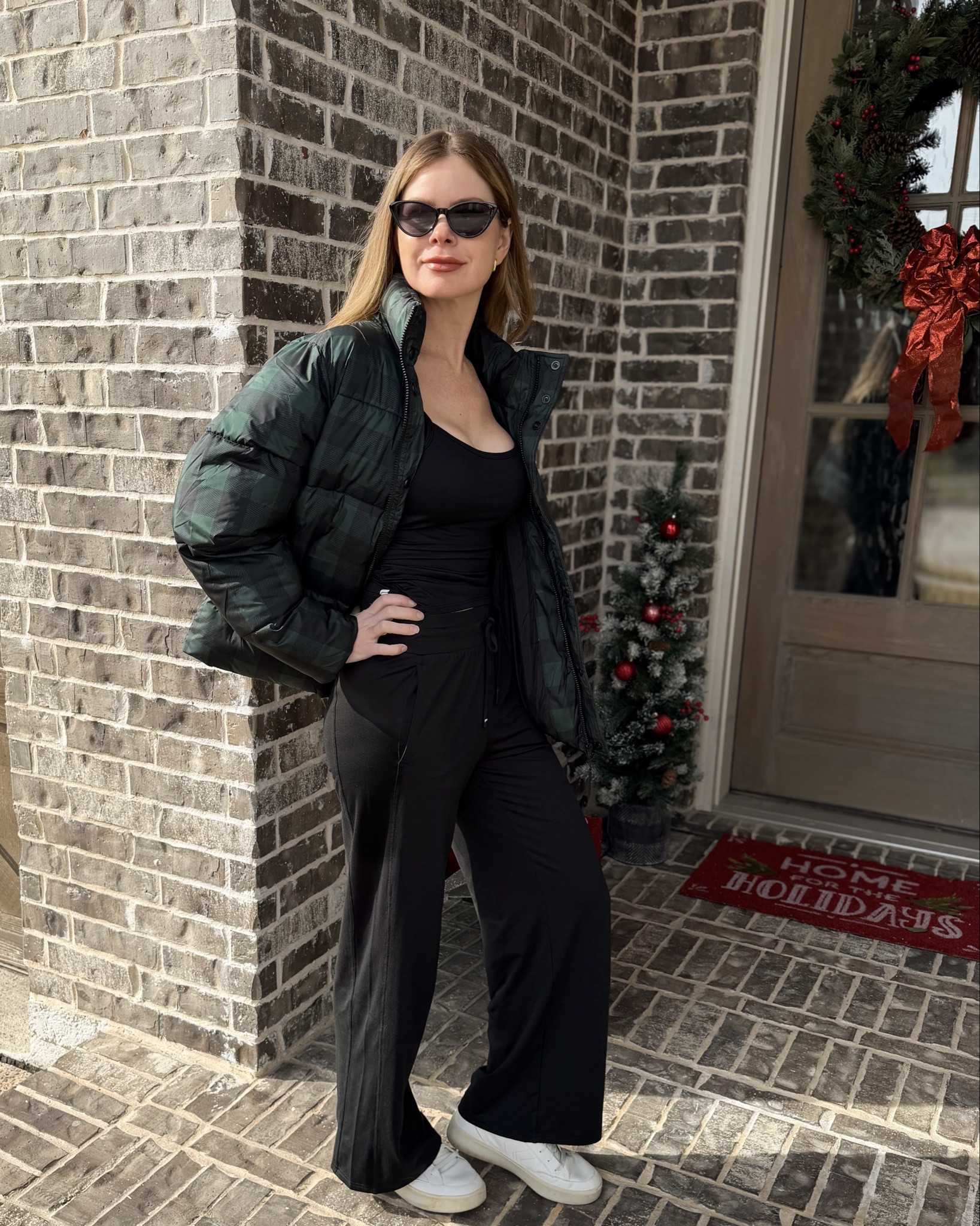 Fabletics essentials puffer jacket is so cute in this plaid print! I’m also wearing the Cloud Jersey Wide Leg Pant. So Comfy ☁️ All on sale! I’m in a size small in all 



#LTKootd #LTKCyberWeek #LTKSaleAlert